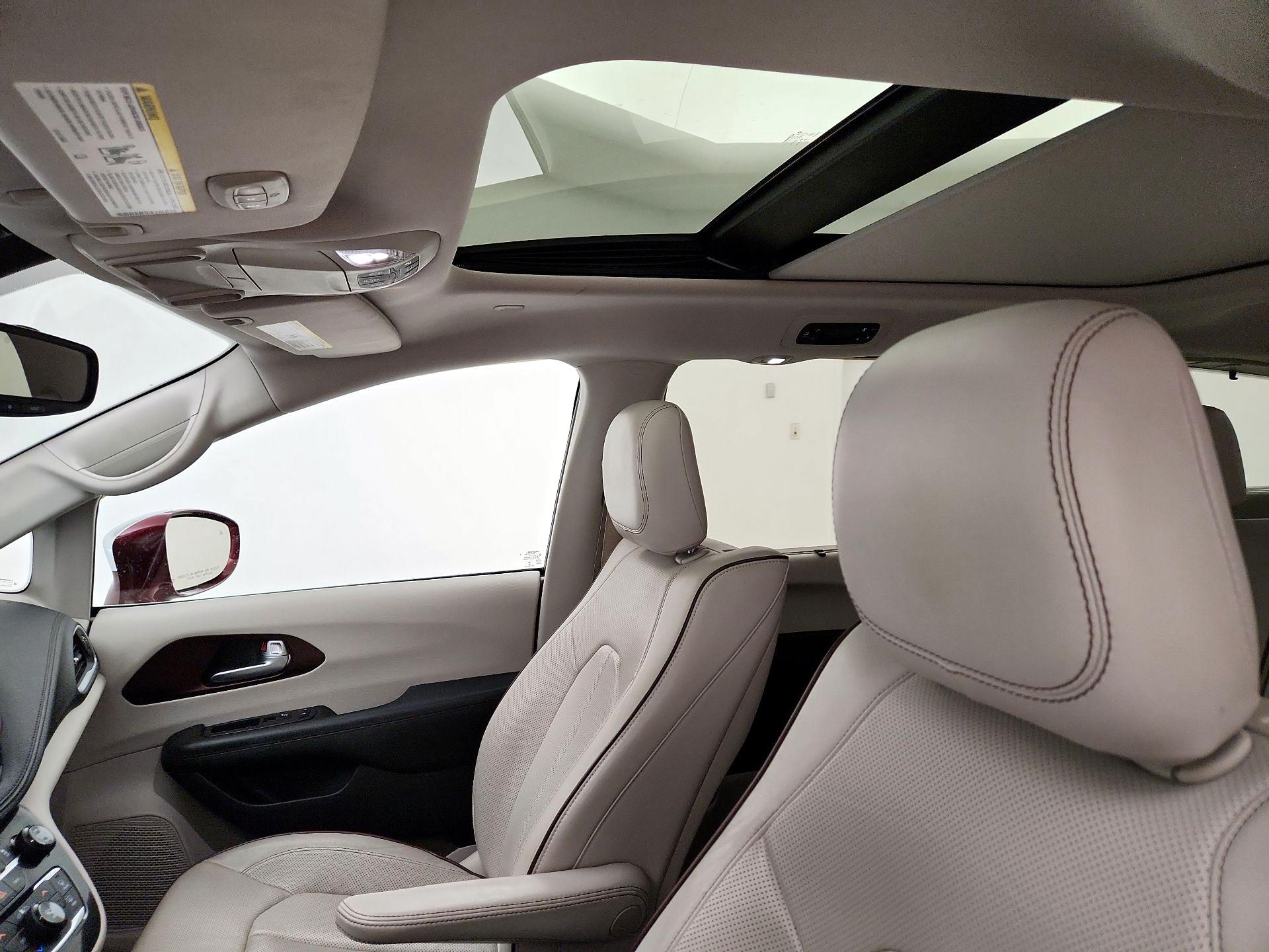 Thumbnail: 2017 Chrysler Pacifica - 20