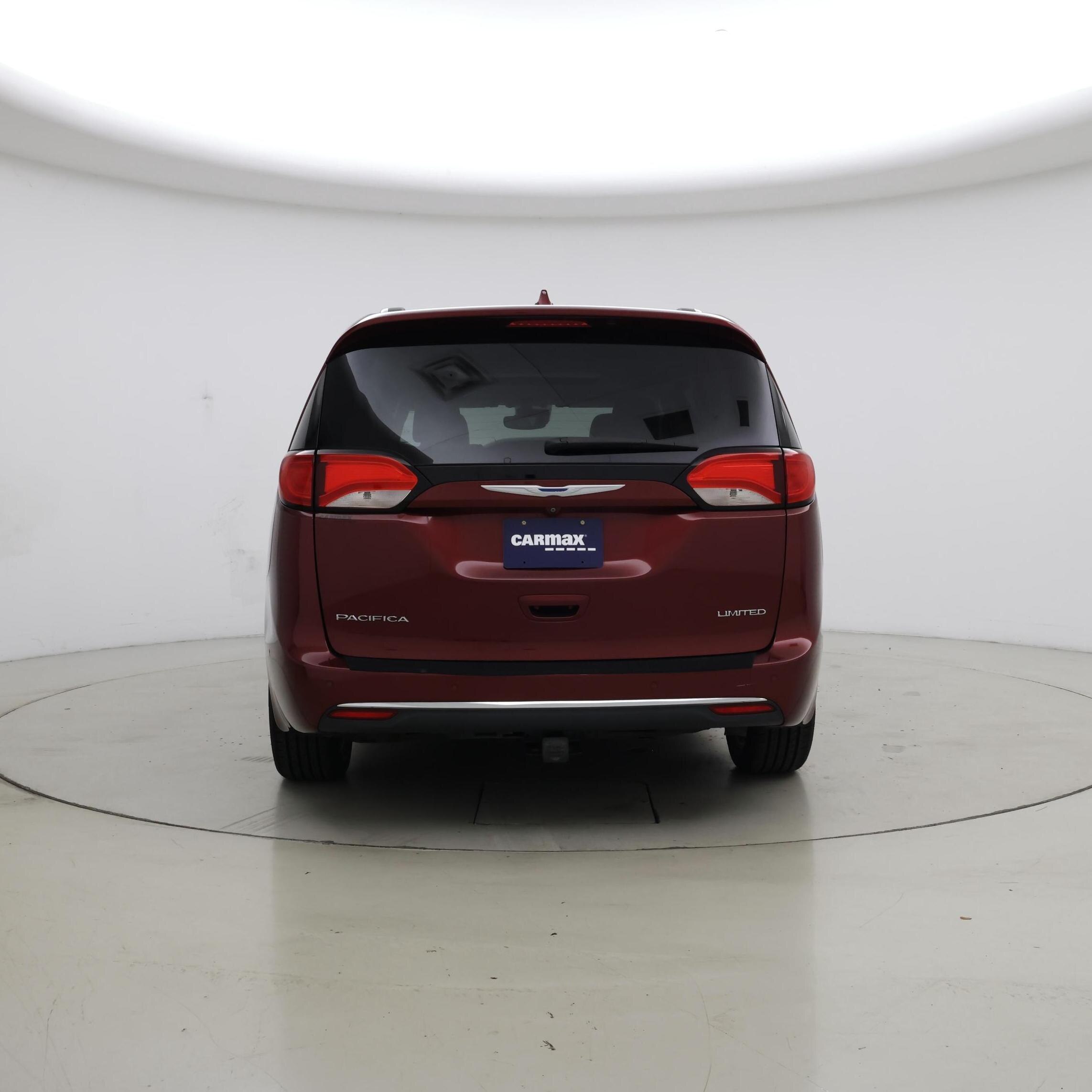 Thumbnail: 2017 Chrysler Pacifica - 6