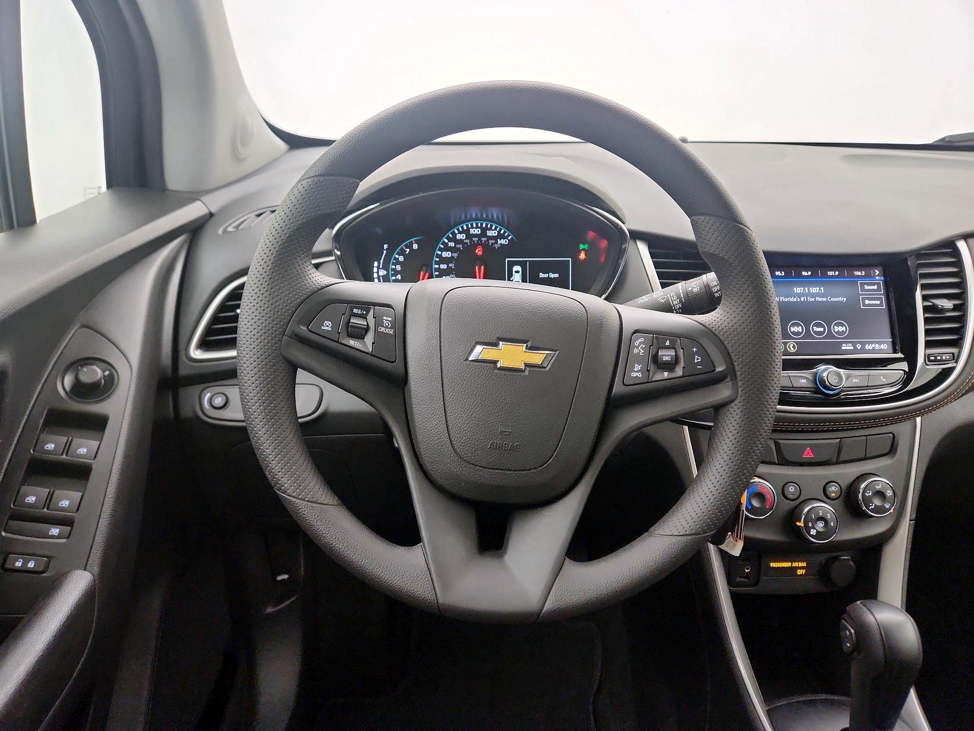 Thumbnail: 2022 Chevrolet Trax - 10