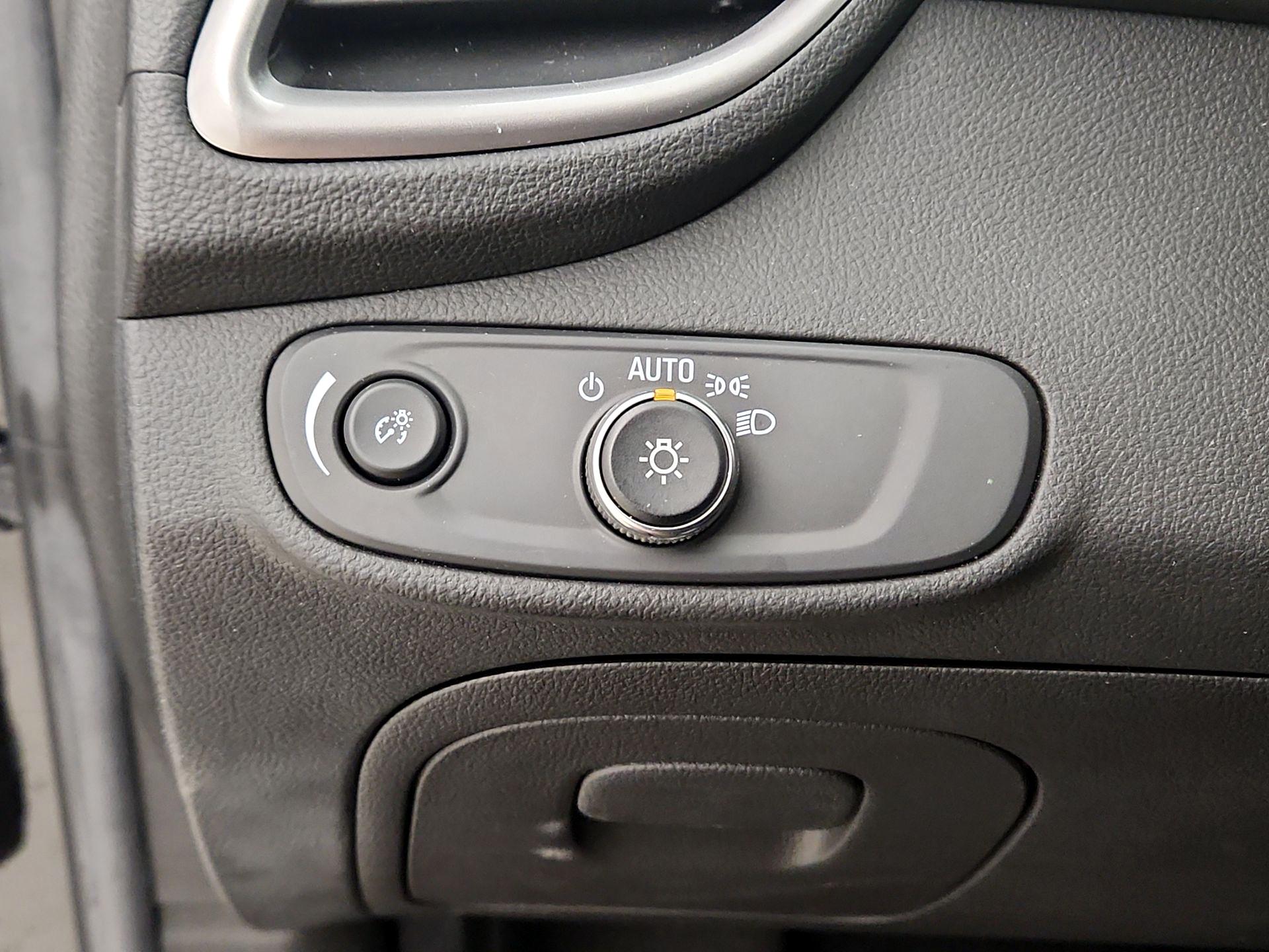 Thumbnail: 2022 Chevrolet Trax - 13