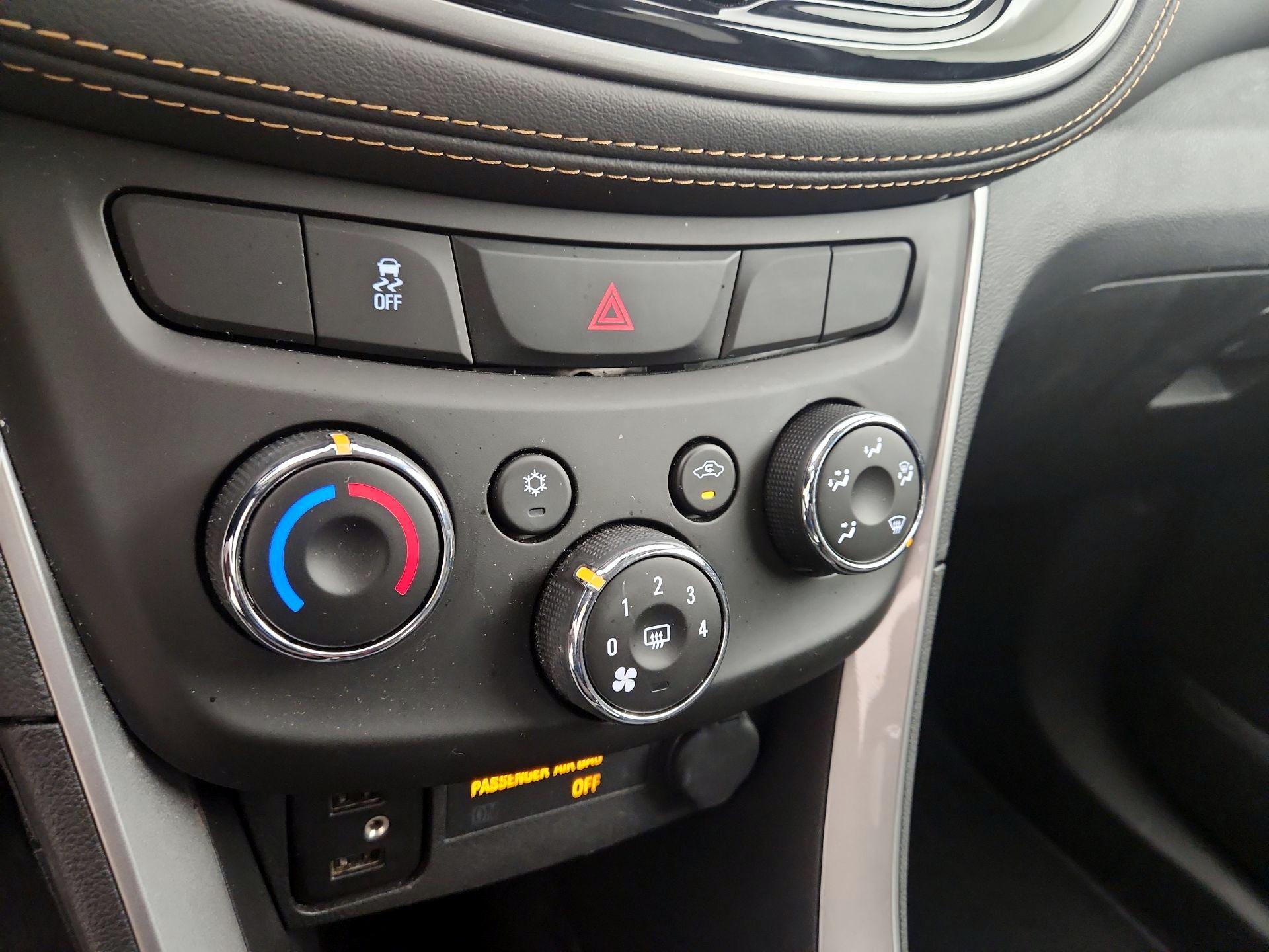 Thumbnail: 2022 Chevrolet Trax - 16