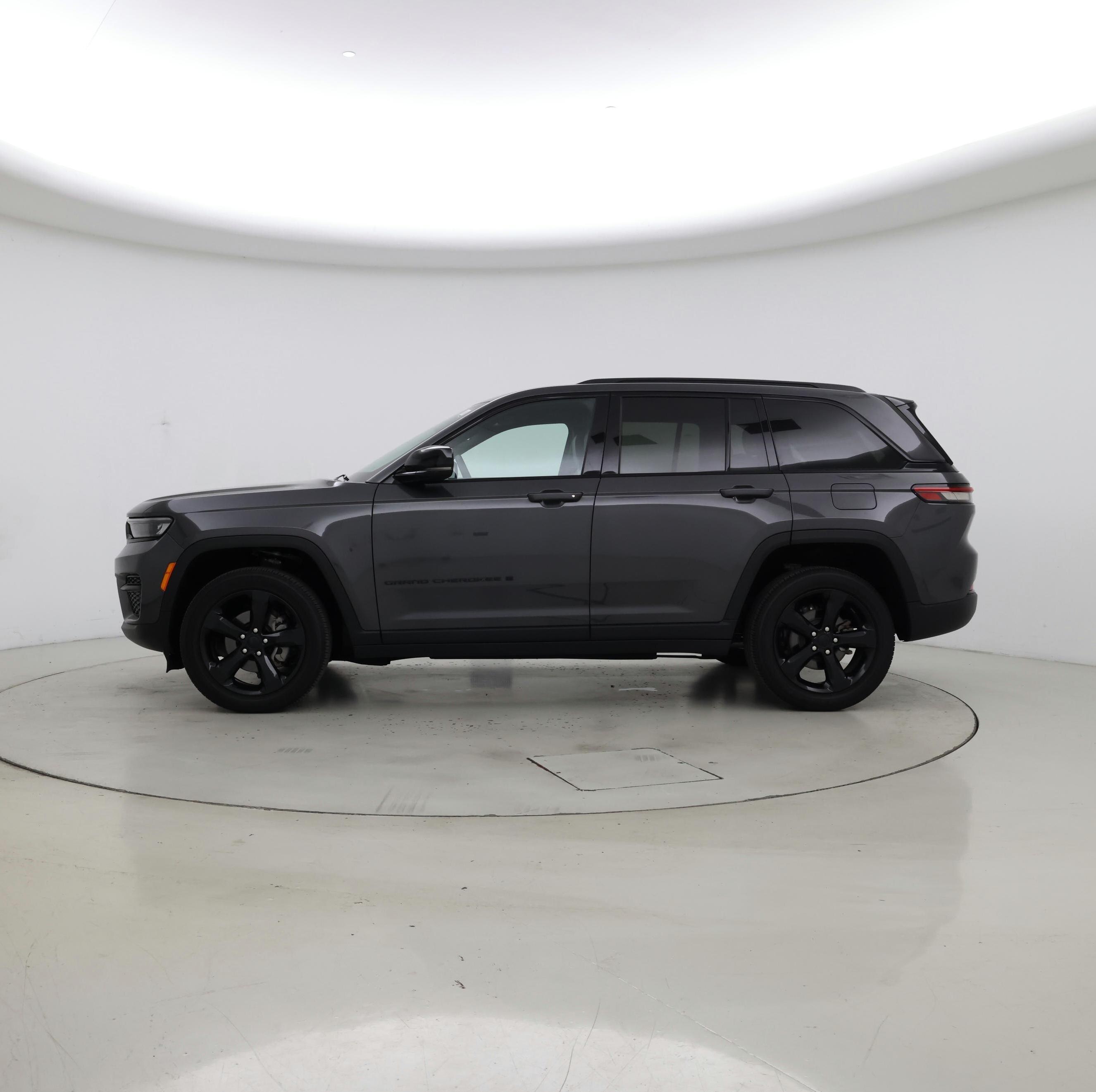 Thumbnail: 2024 Jeep Grand Cherokee - 3