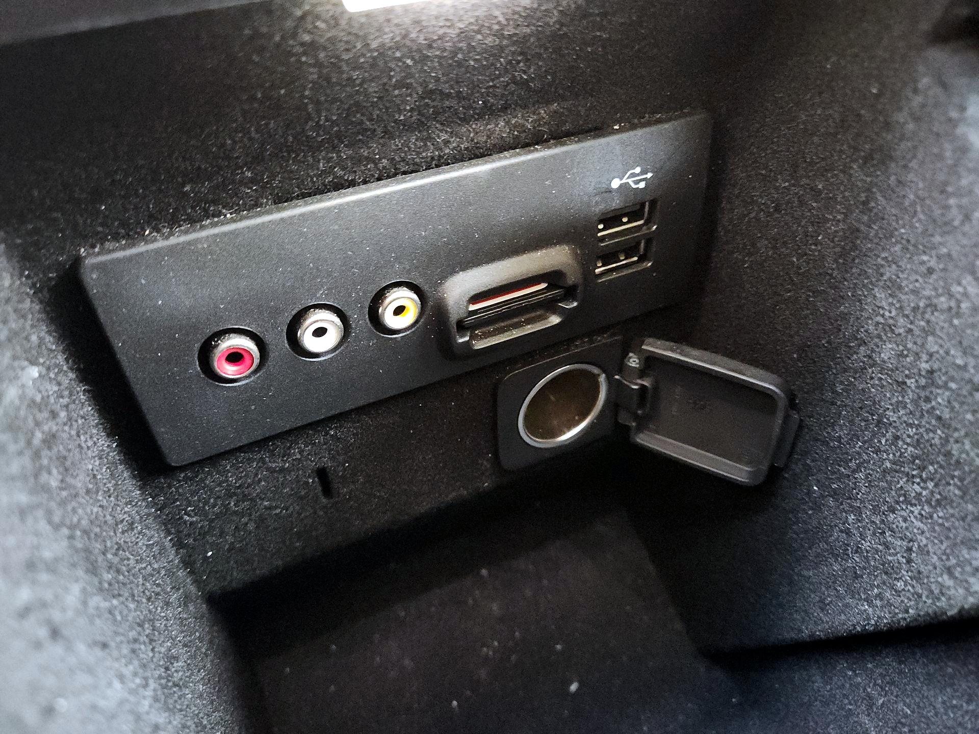 Thumbnail: 2015 Lincoln MKZ - 18