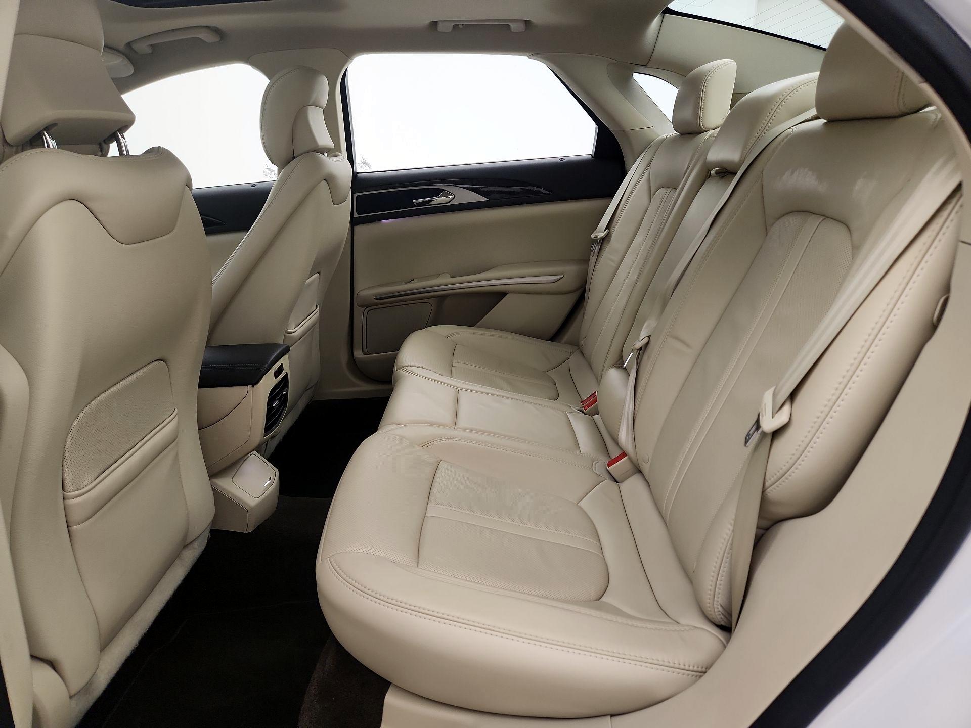 Thumbnail: 2015 Lincoln MKZ - 20