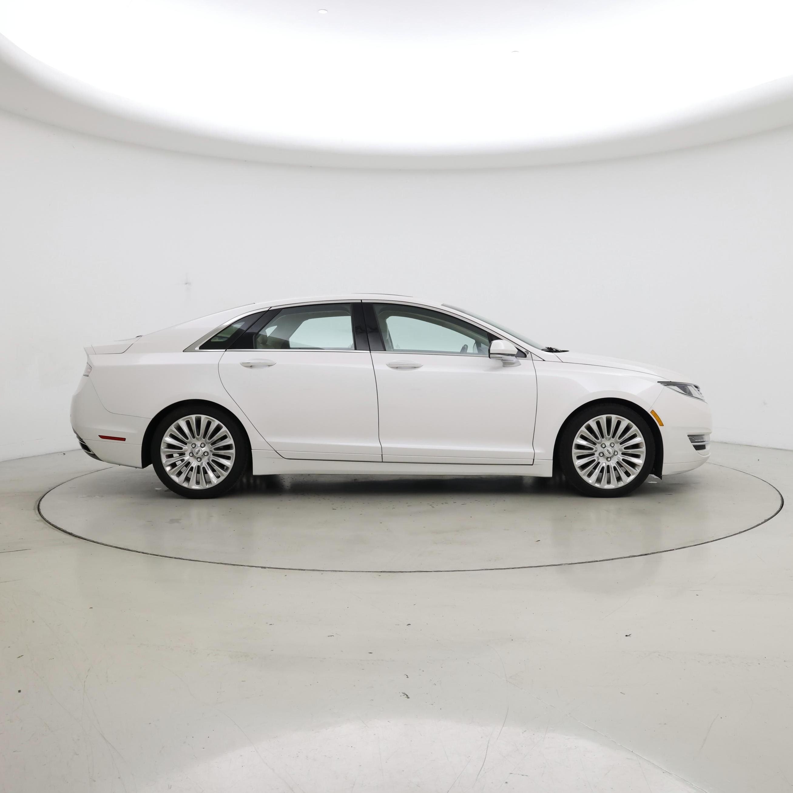 Thumbnail: 2015 Lincoln MKZ - 7