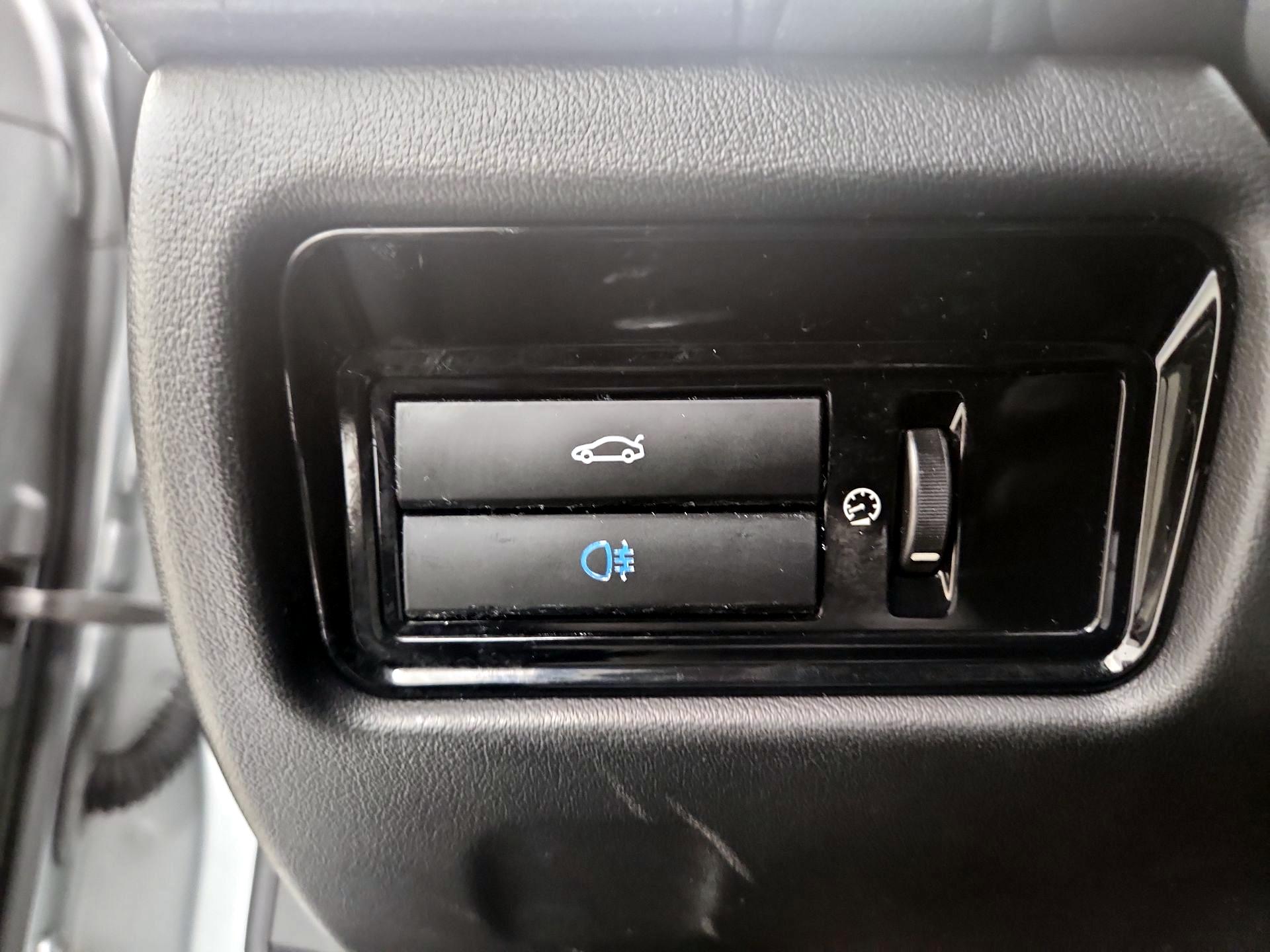 Thumbnail: 2015 Jaguar F-Type - 13