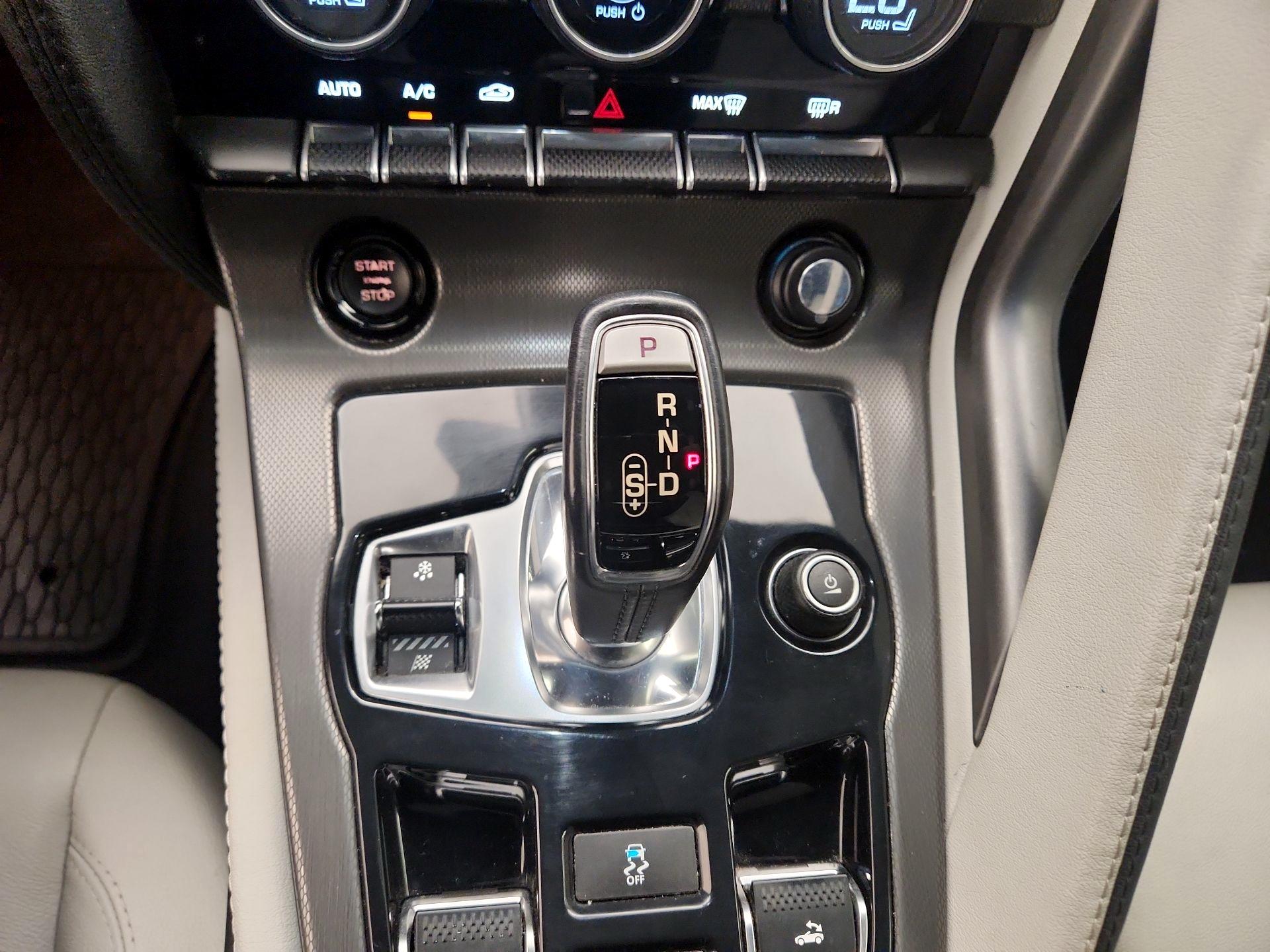 Thumbnail: 2015 Jaguar F-Type - 18