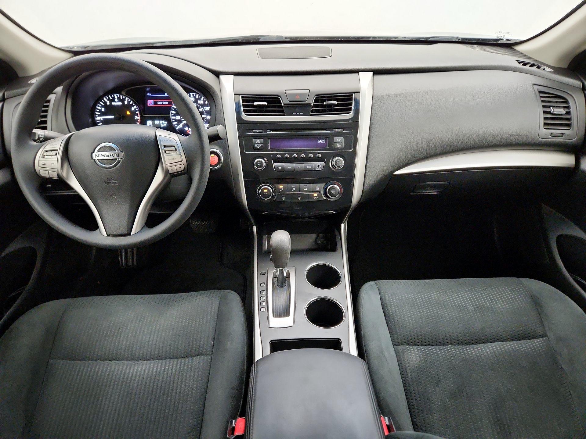 Thumbnail: 2015 Nissan Altima - 9