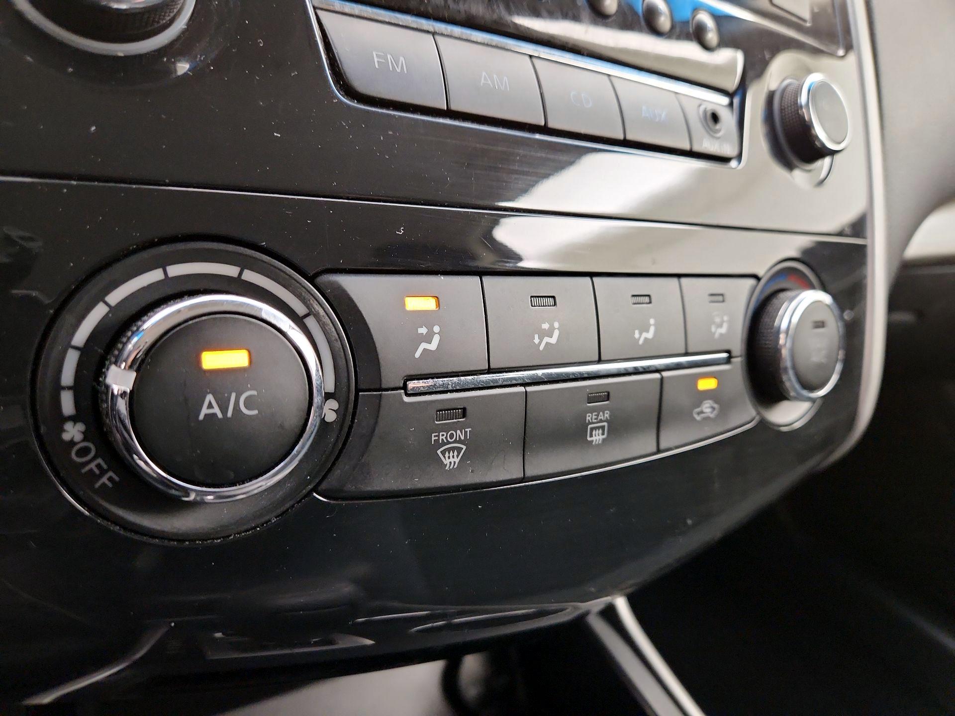 Thumbnail: 2015 Nissan Altima - 15