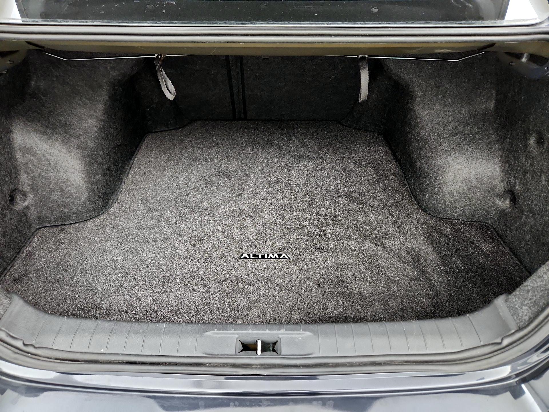 Thumbnail: 2015 Nissan Altima - 19