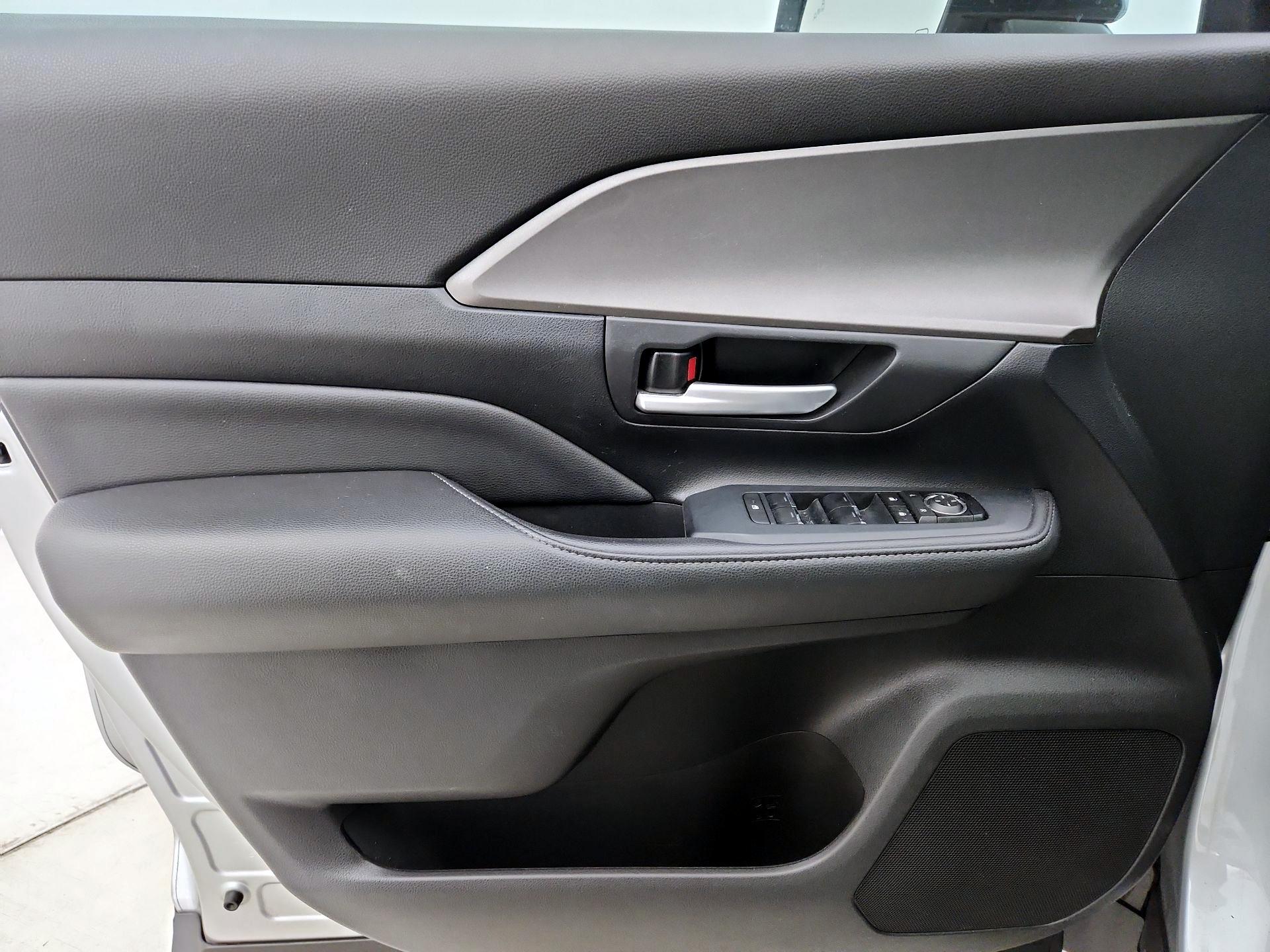 Thumbnail: 2024 Toyota Grand Highlander - 12