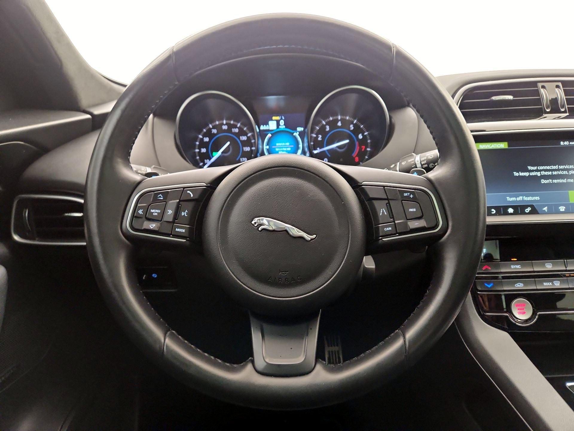 Thumbnail: 2019 Jaguar F-Pace - 10