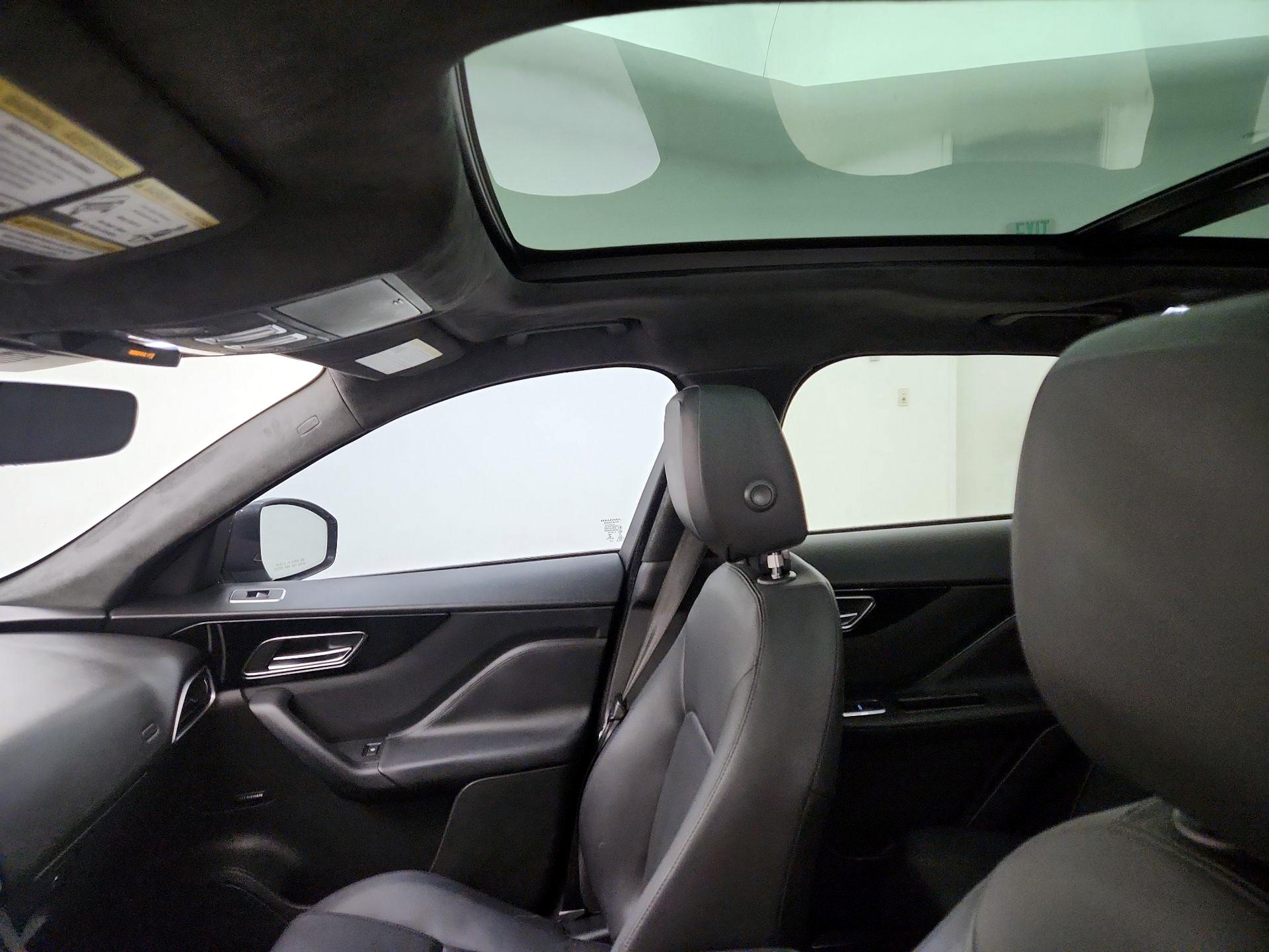 Thumbnail: 2019 Jaguar F-Pace - 19