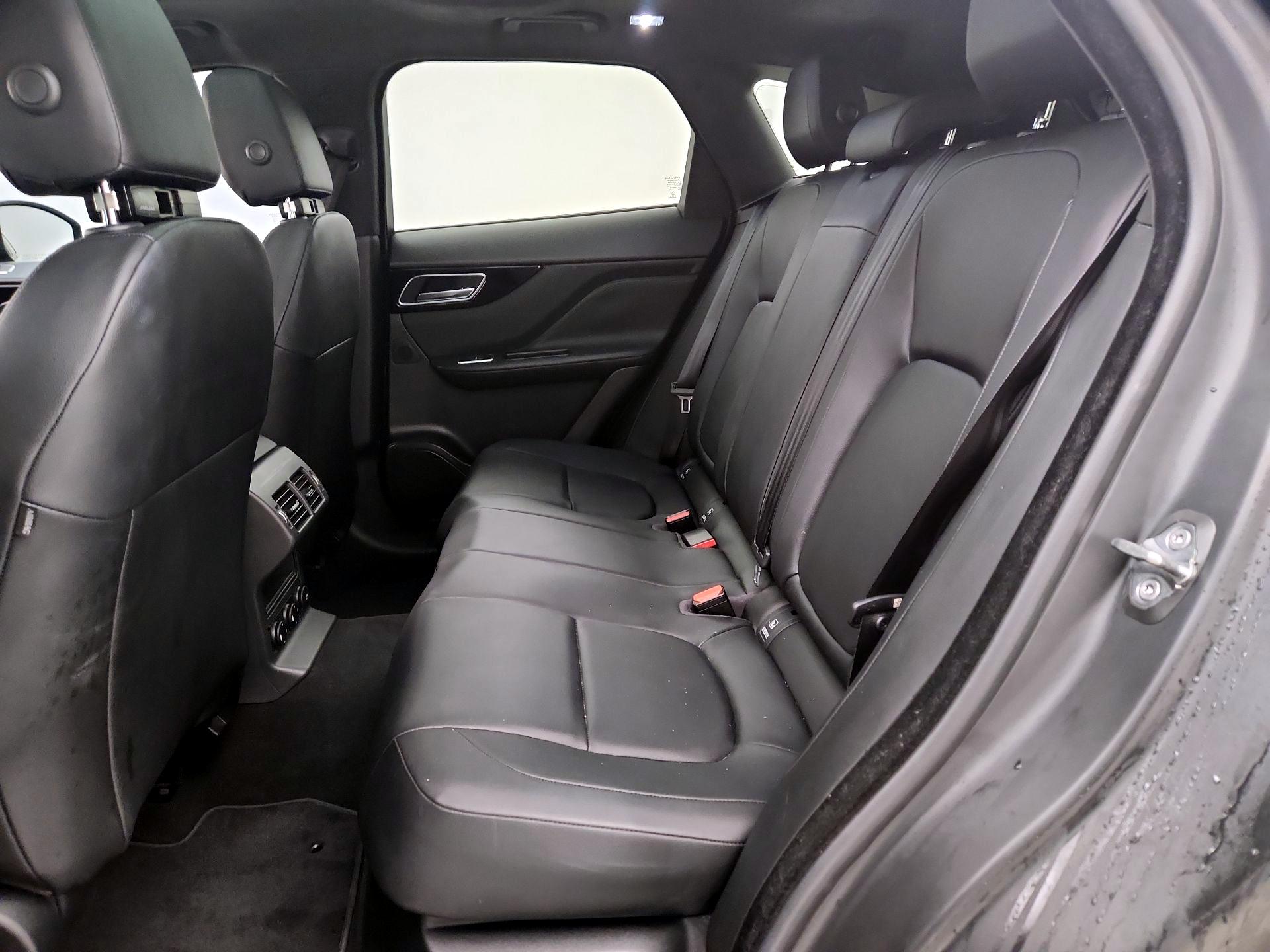 Thumbnail: 2019 Jaguar F-Pace - 20