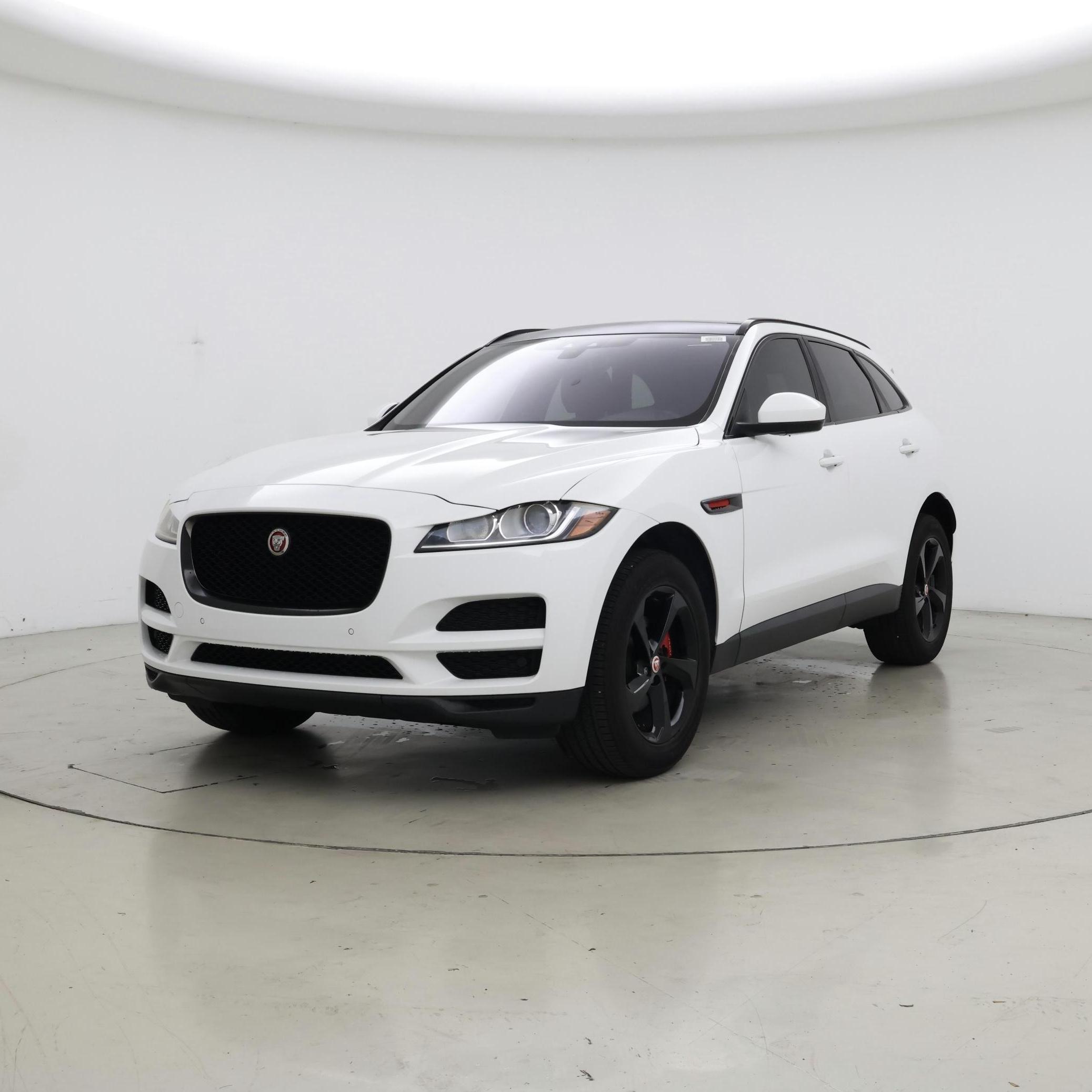 Thumbnail: 2019 Jaguar F-Pace - 4