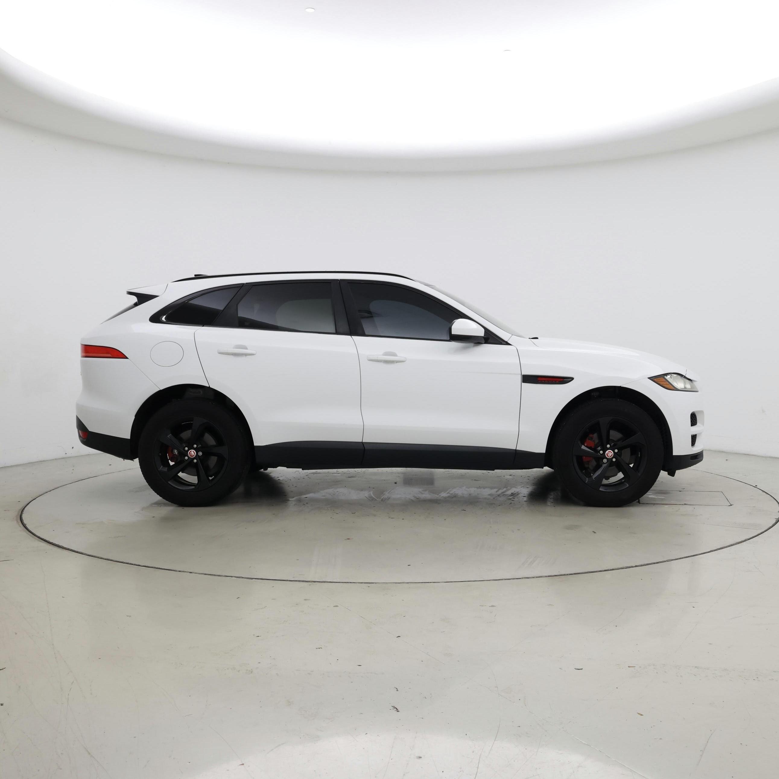 Thumbnail: 2019 Jaguar F-Pace - 7