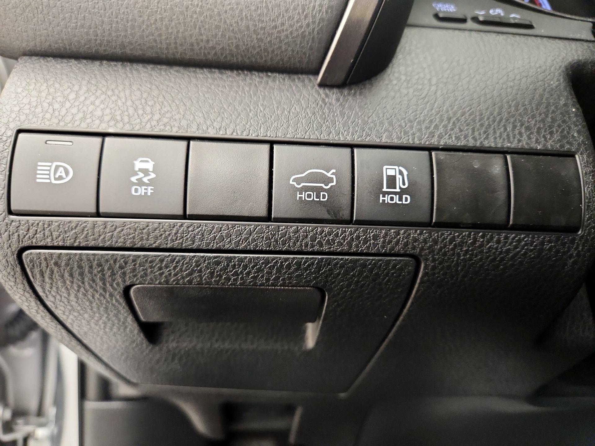 Thumbnail: 2021 Toyota Camry - 13