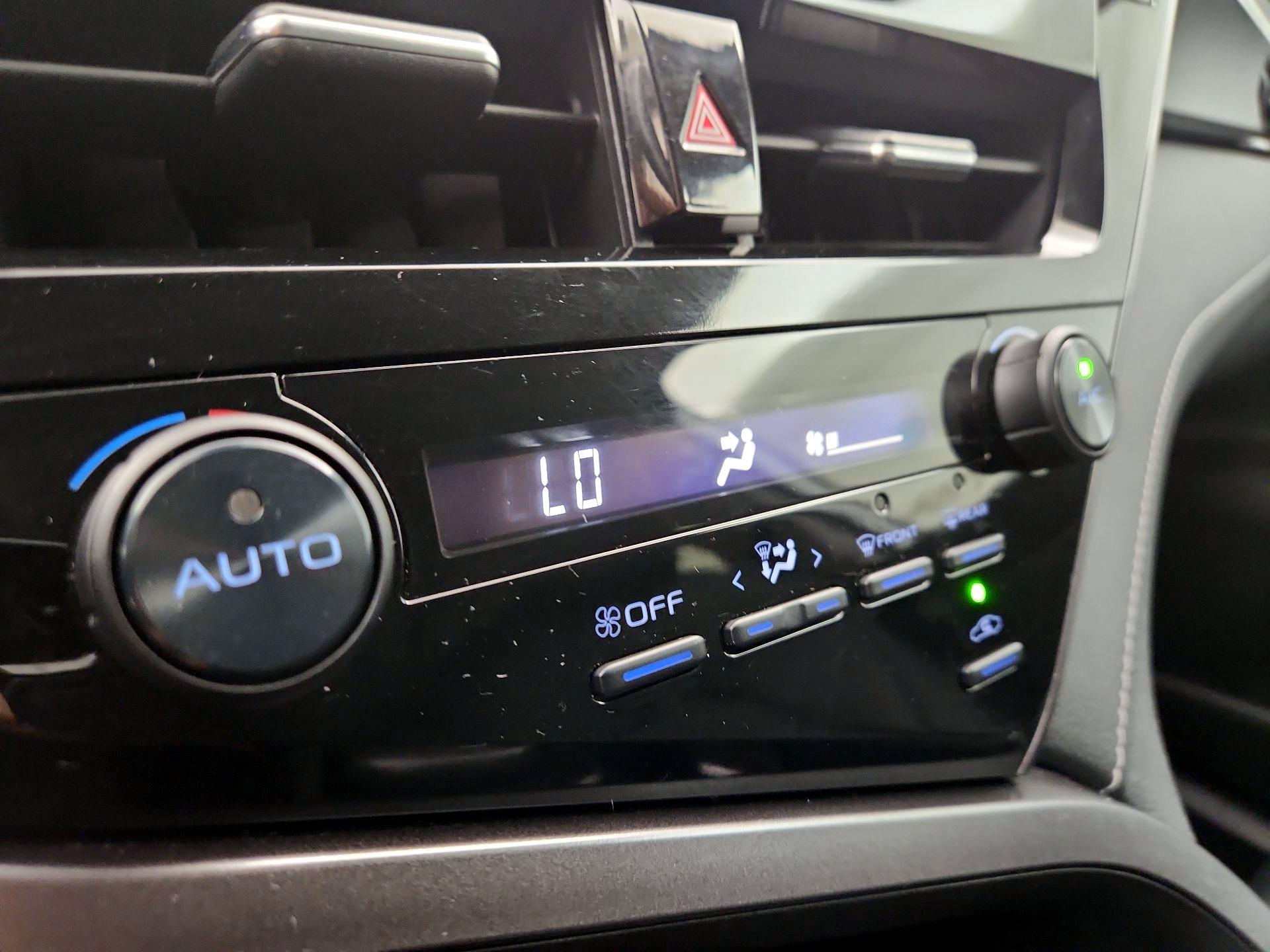 Thumbnail: 2021 Toyota Camry - 16