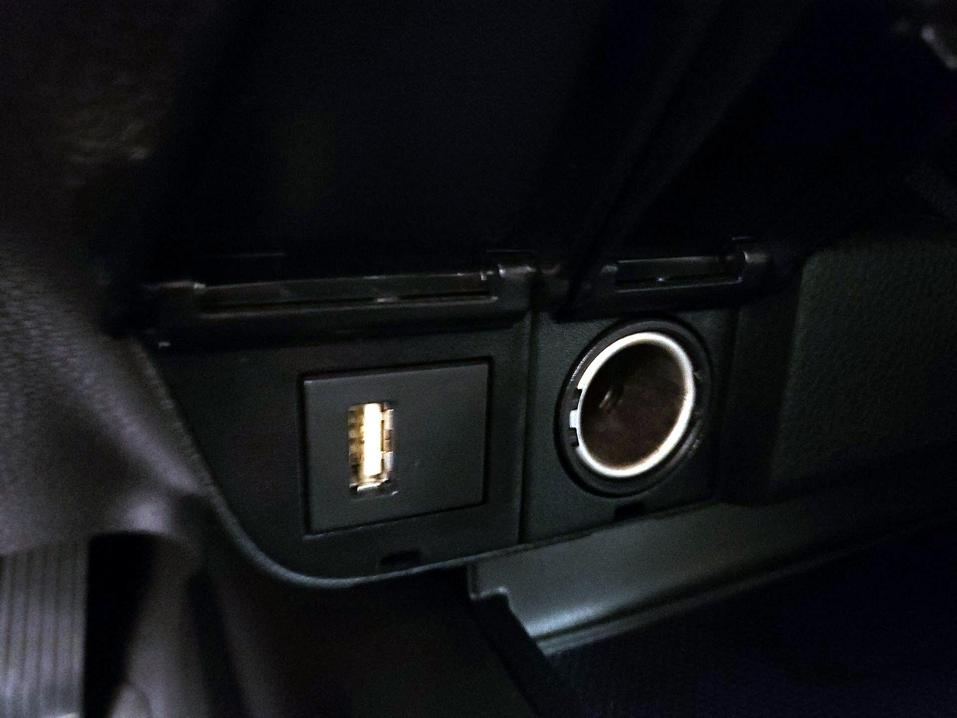 Thumbnail: 2021 Toyota Camry - 18