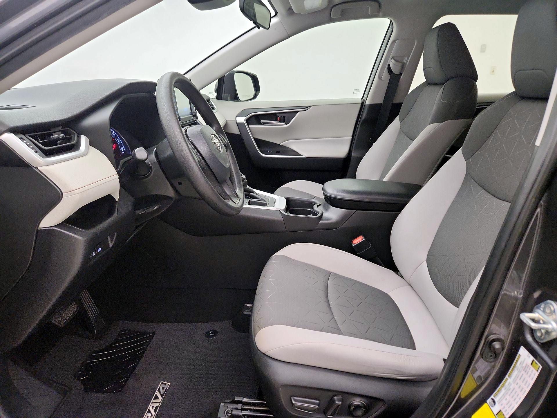 Thumbnail: 2021 Toyota RAV4 - 11