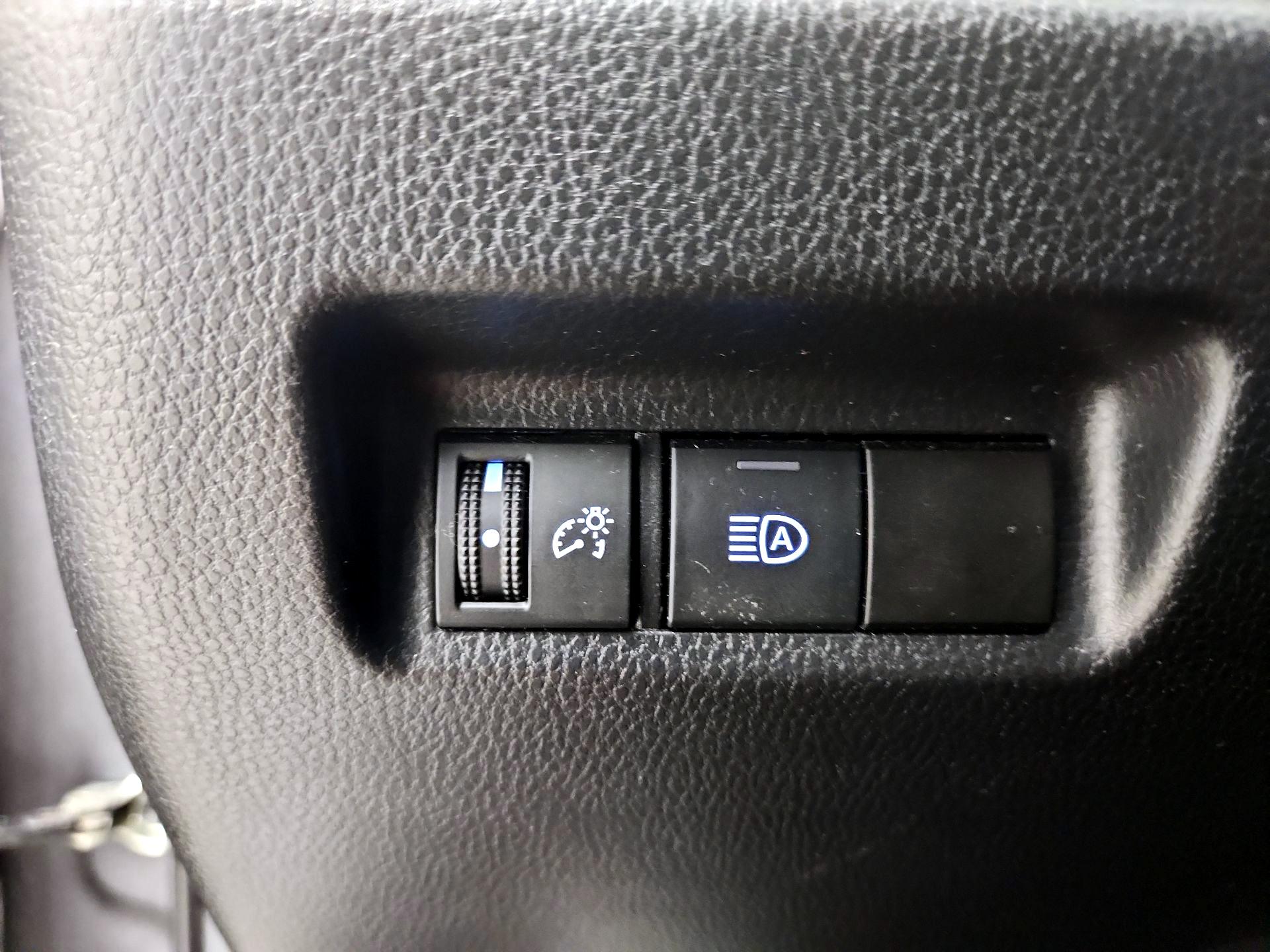 Thumbnail: 2021 Toyota RAV4 - 13