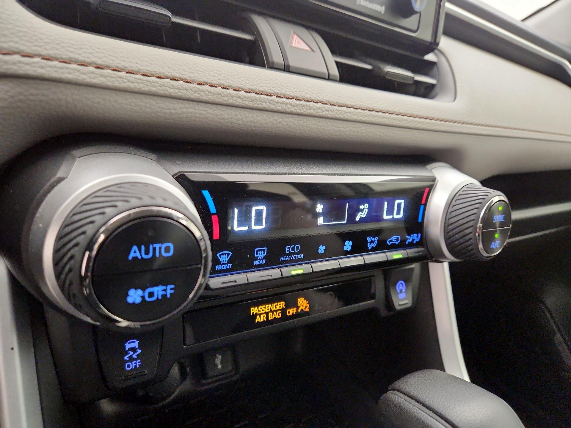 Thumbnail: 2021 Toyota RAV4 - 16