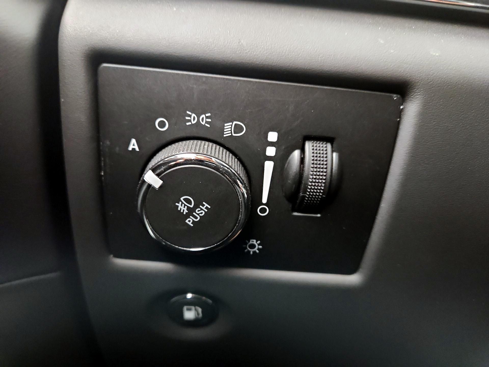 Thumbnail: 2020 Jeep Grand Cherokee - 13