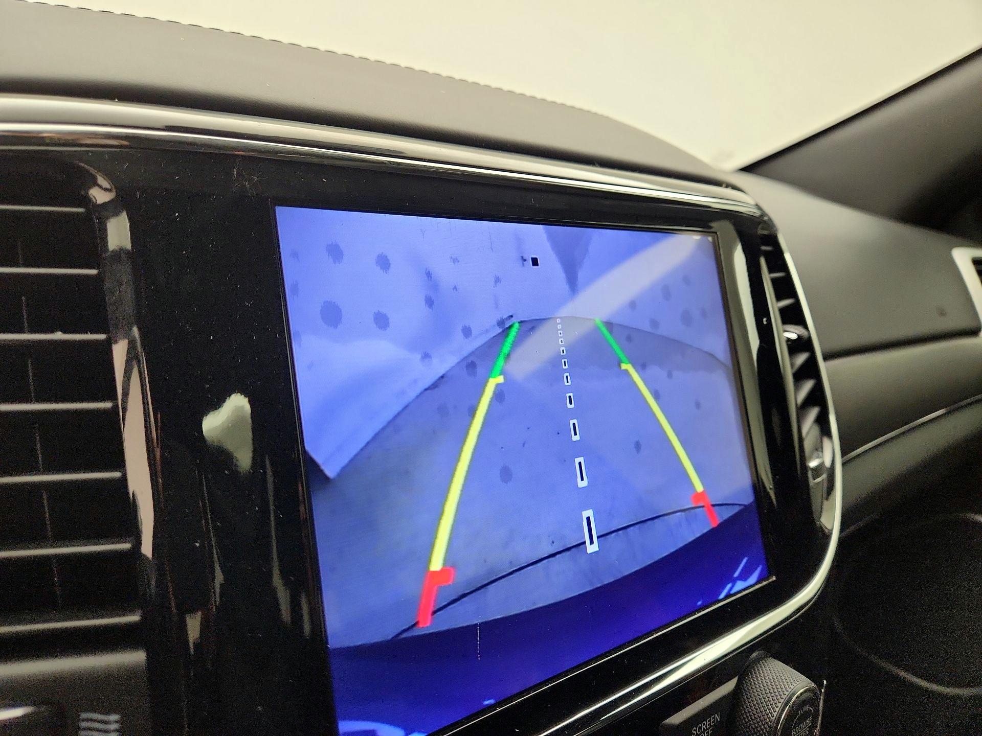 Thumbnail: 2020 Jeep Grand Cherokee - 15