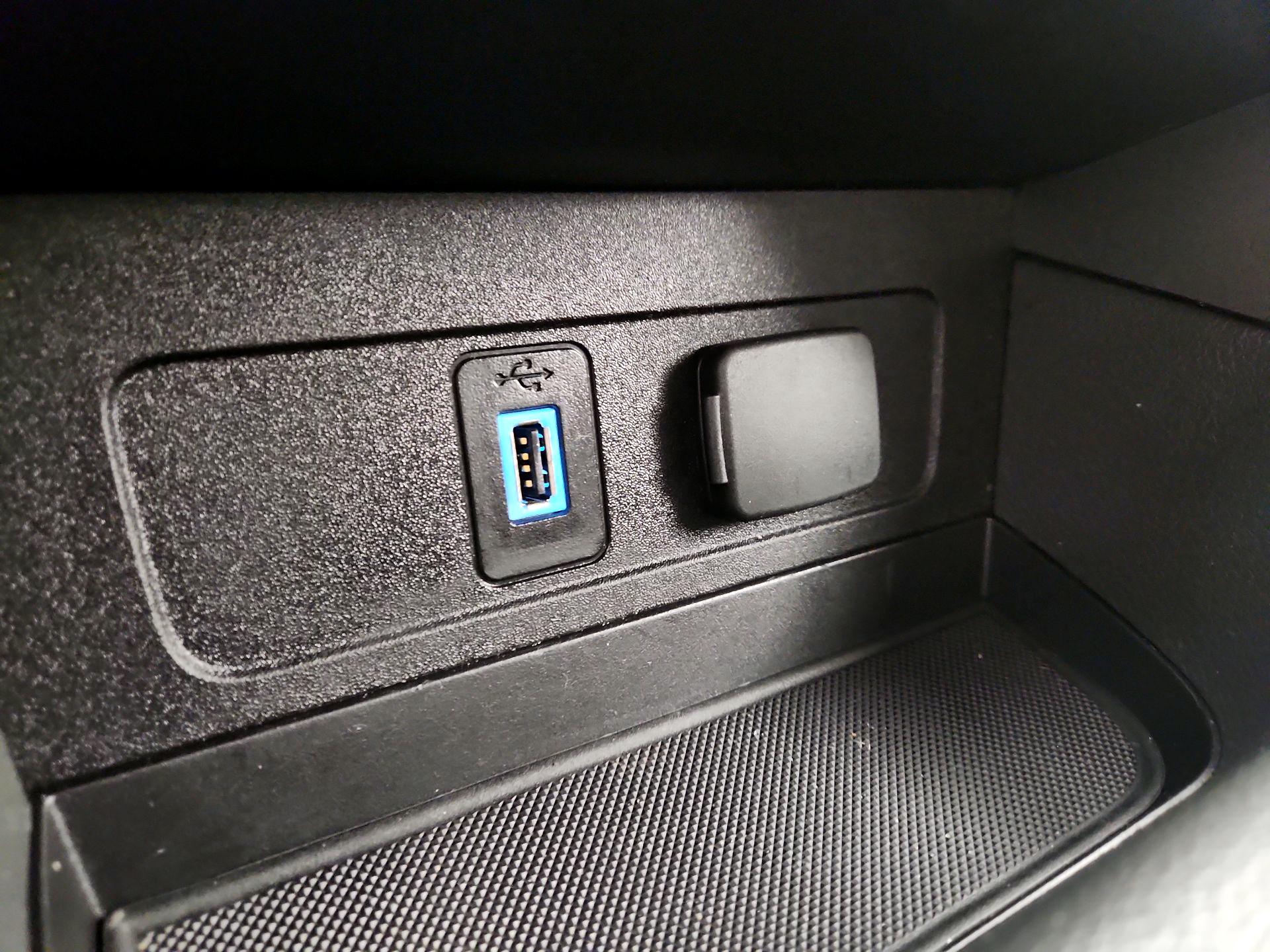 Thumbnail: 2017 Ford Escape - 18