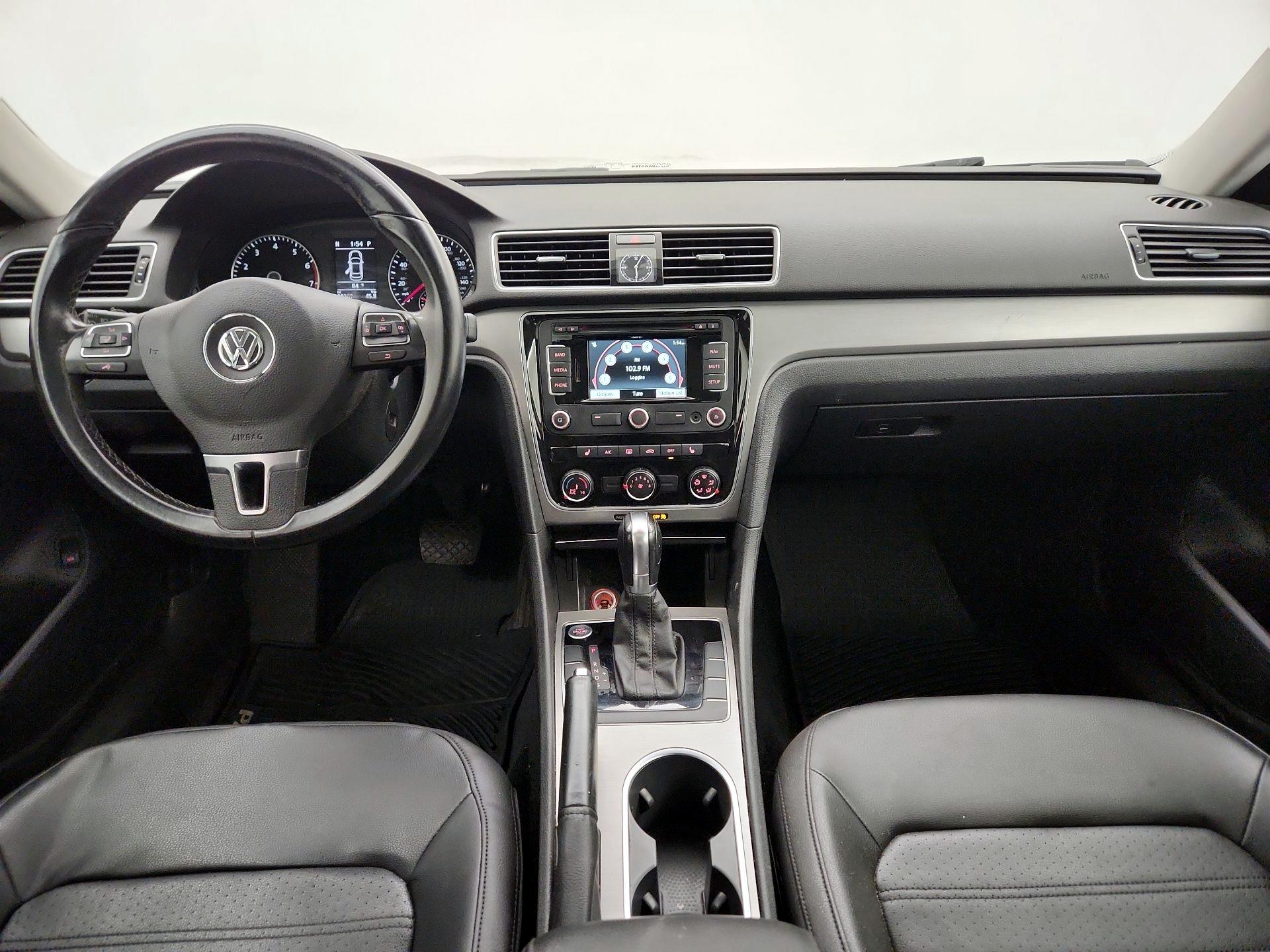 Thumbnail: 2015 Volkswagen Passat - 9