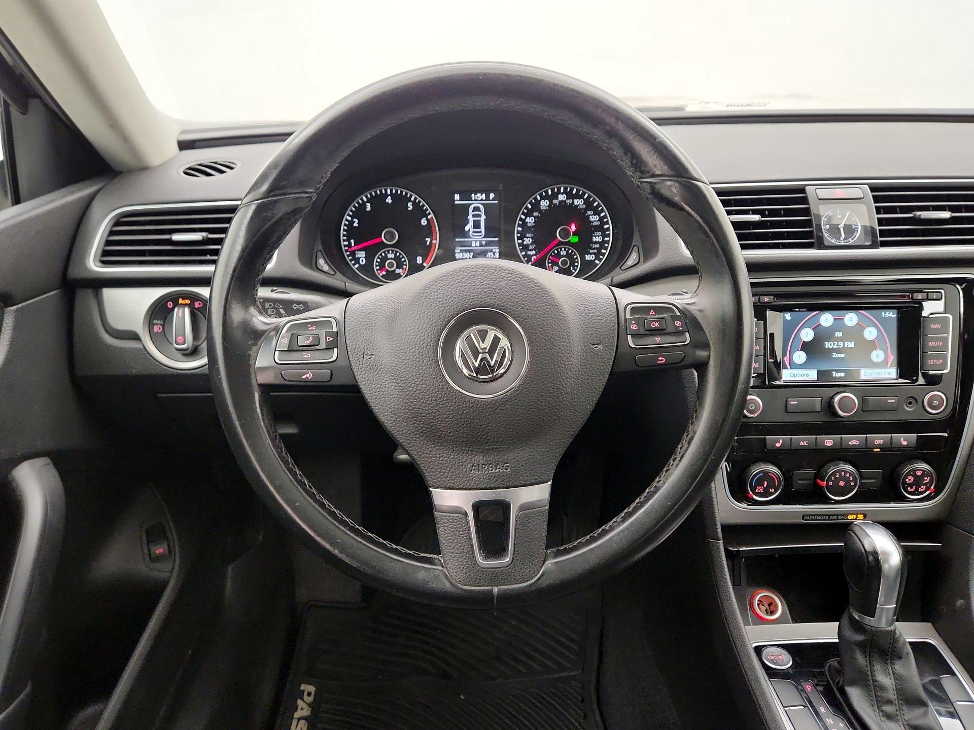 Thumbnail: 2015 Volkswagen Passat - 10