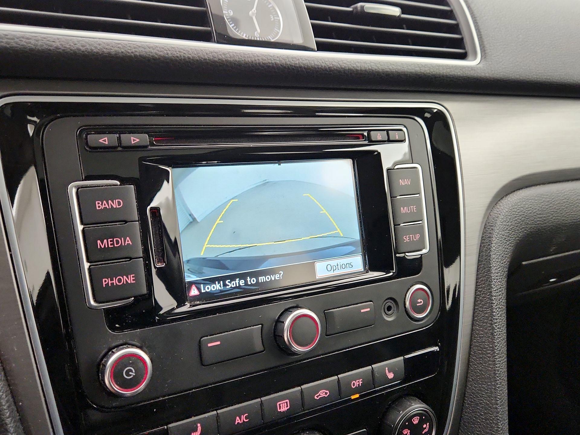 Thumbnail: 2015 Volkswagen Passat - 14