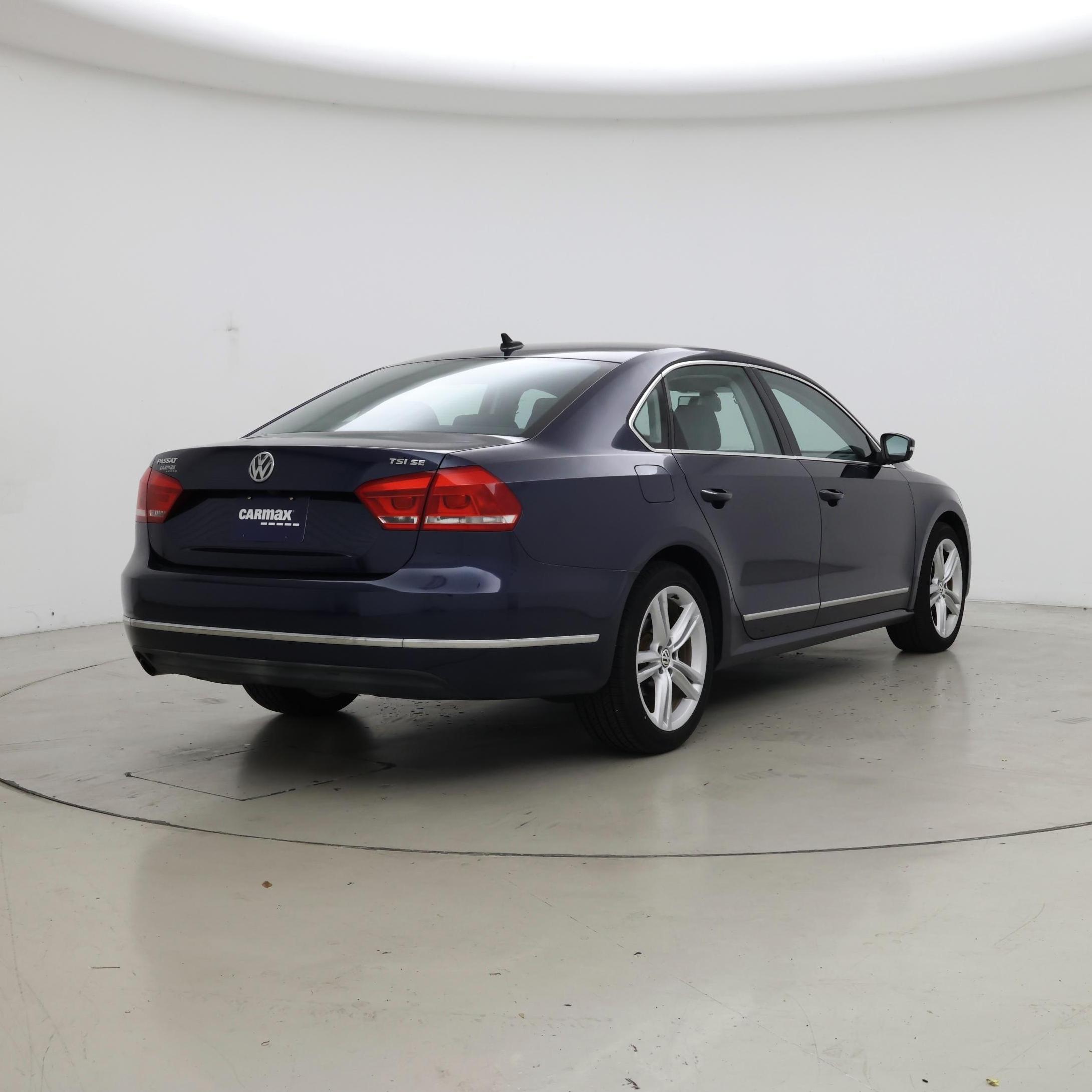Thumbnail: 2015 Volkswagen Passat - 8