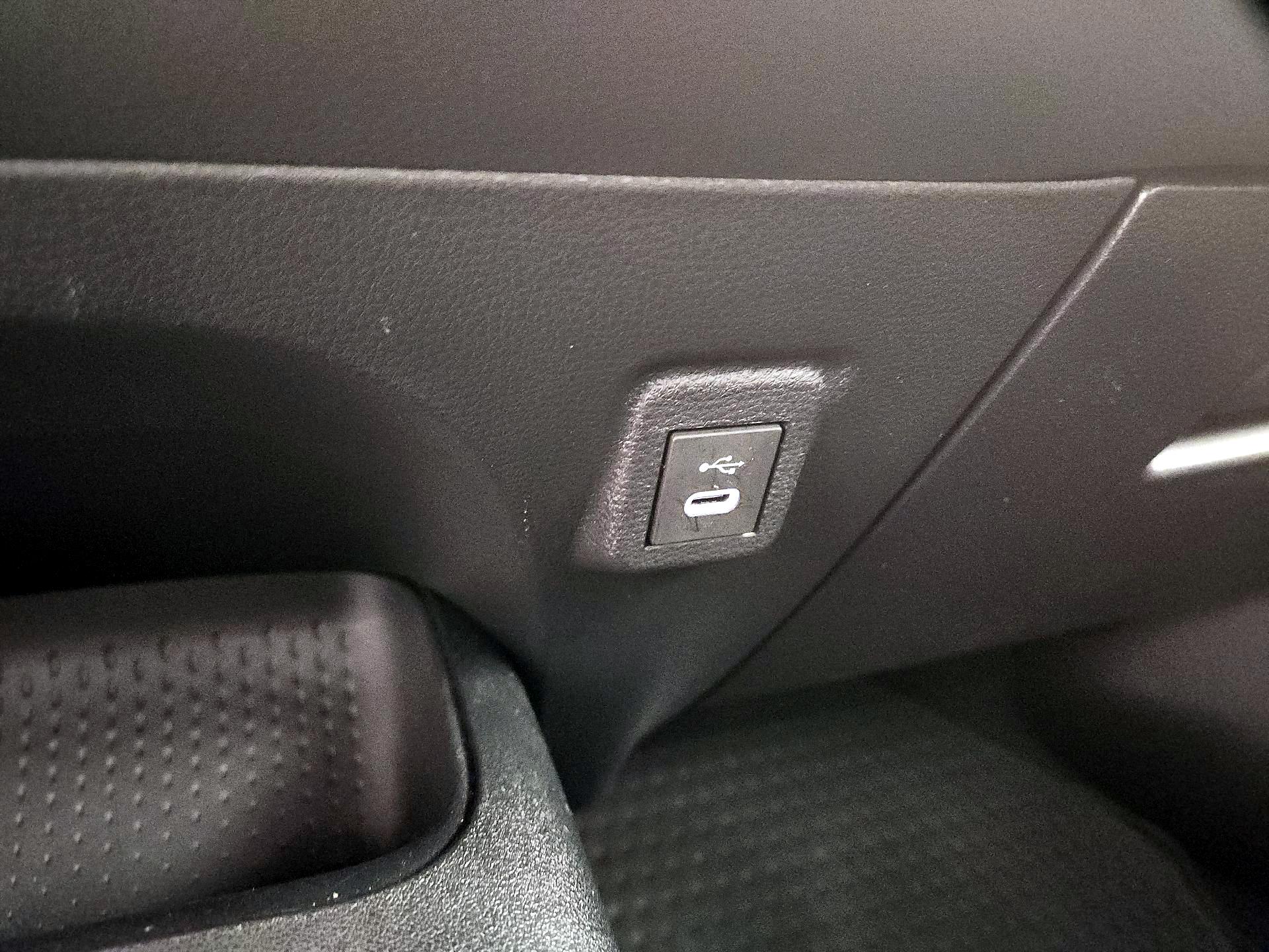 Thumbnail: 2025 Toyota Corolla - 18