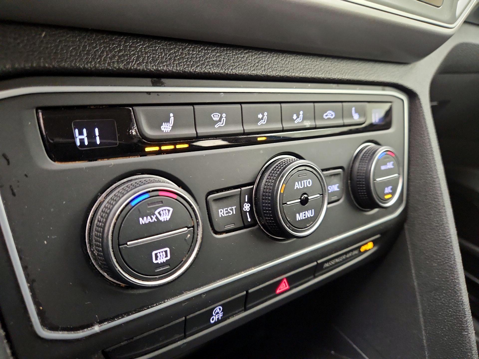 Thumbnail: 2019 Volkswagen Atlas - 16