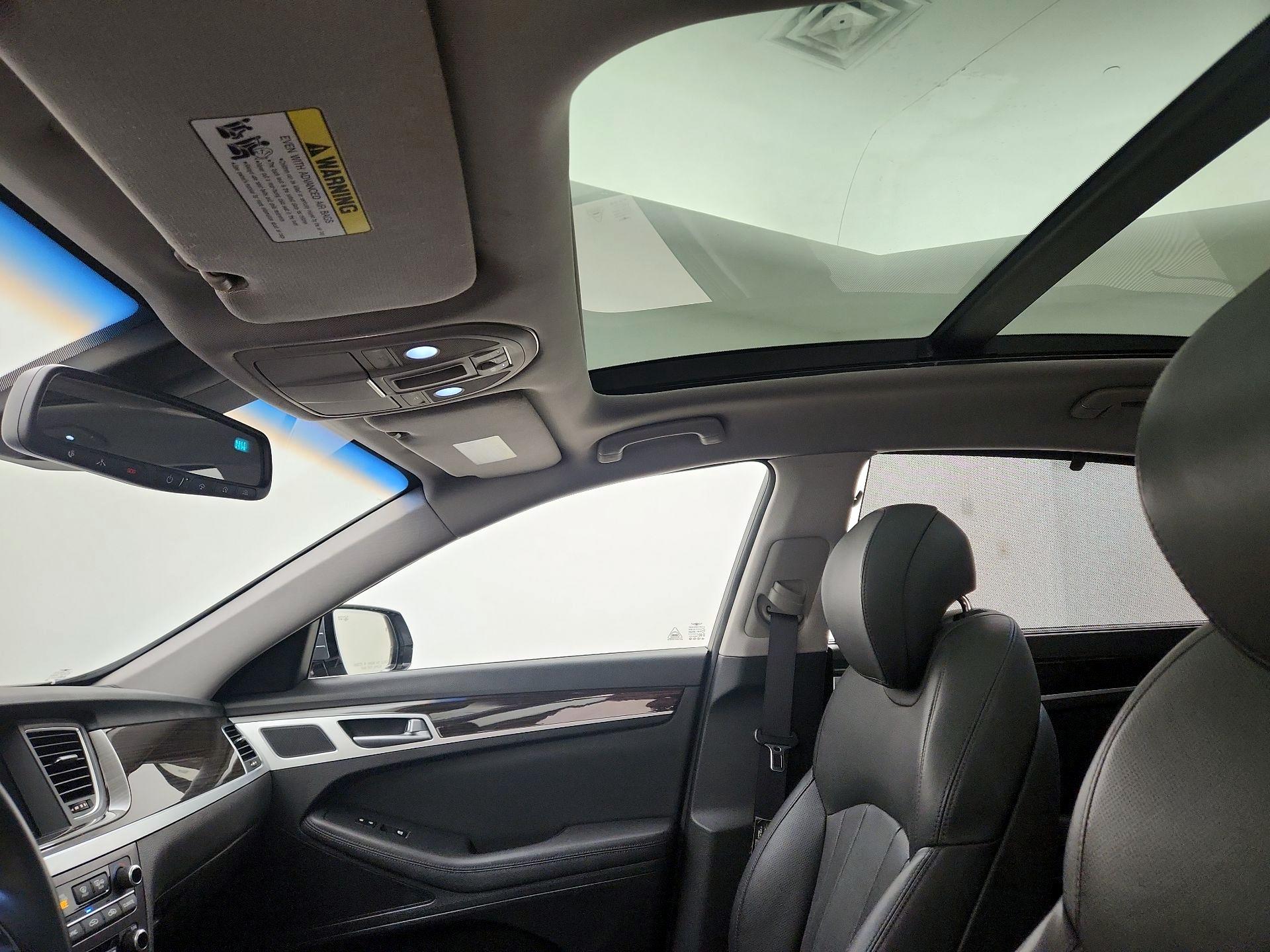 Thumbnail: 2017 Genesis G80 - 20