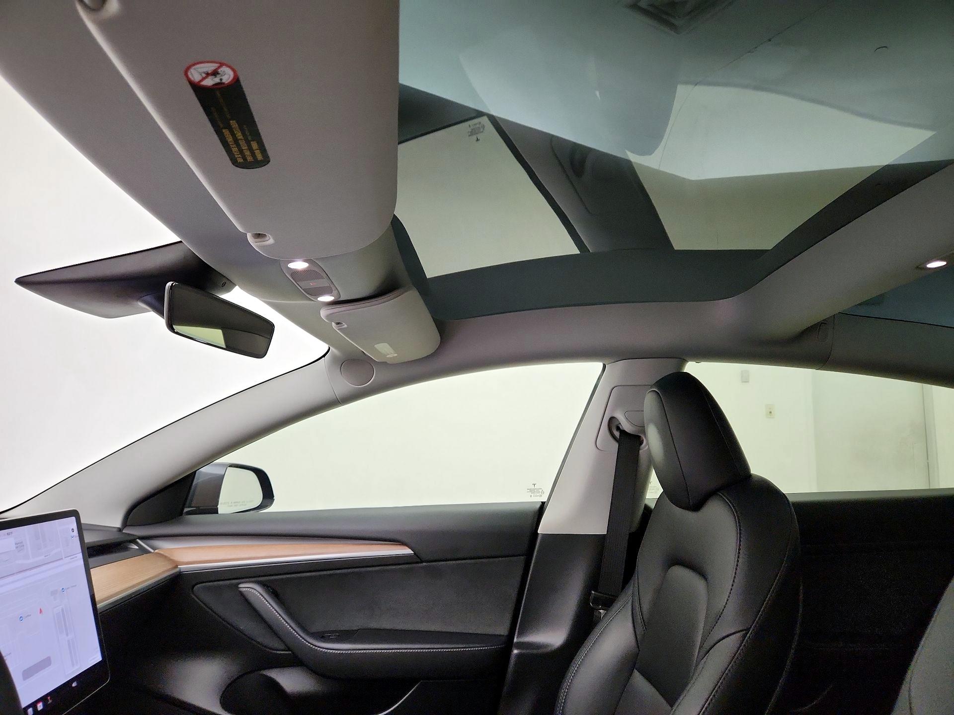 Thumbnail: 2023 Tesla Model 3 - 18