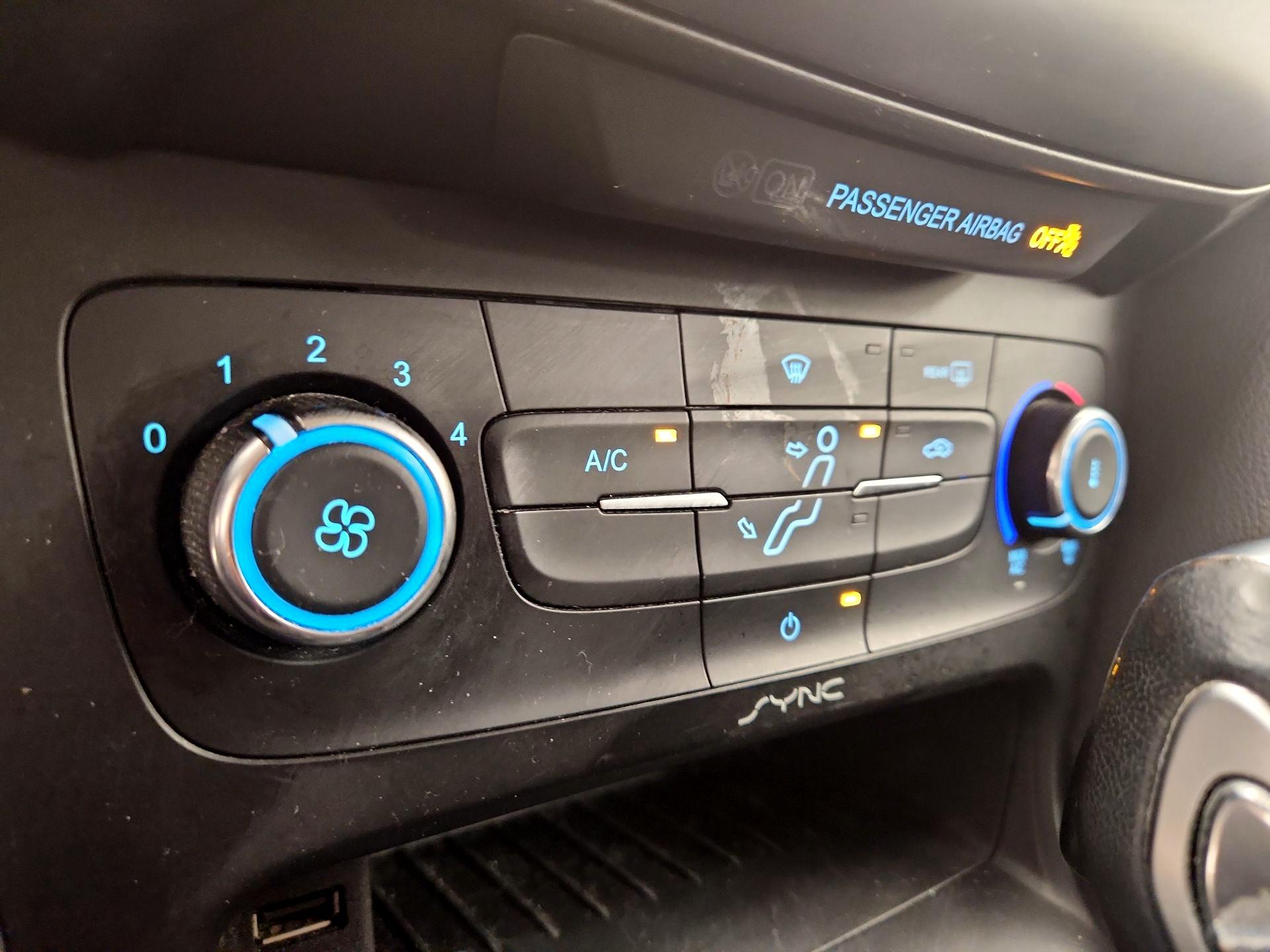 Thumbnail: 2015 Ford Focus - 16