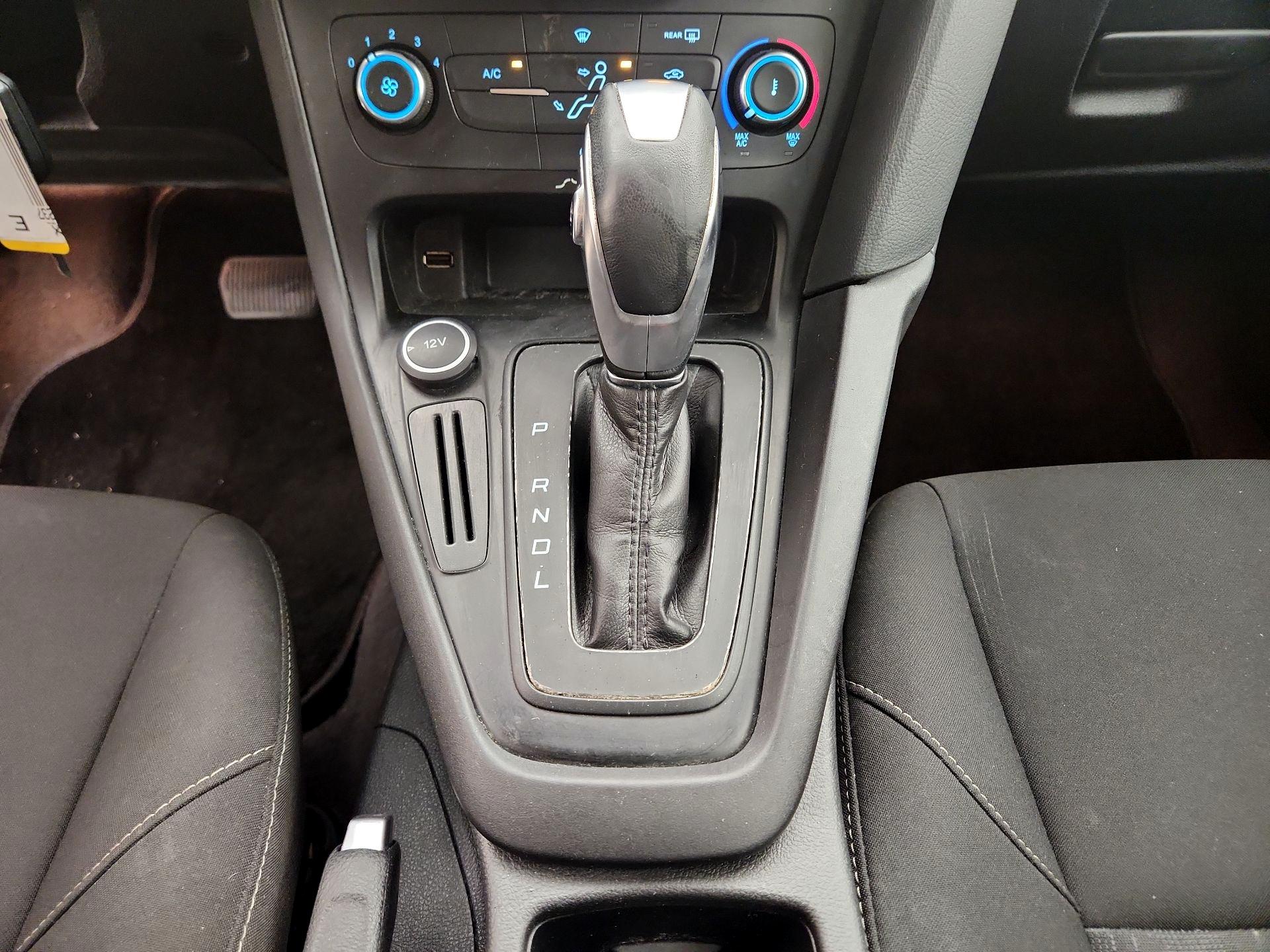 Thumbnail: 2015 Ford Focus - 17