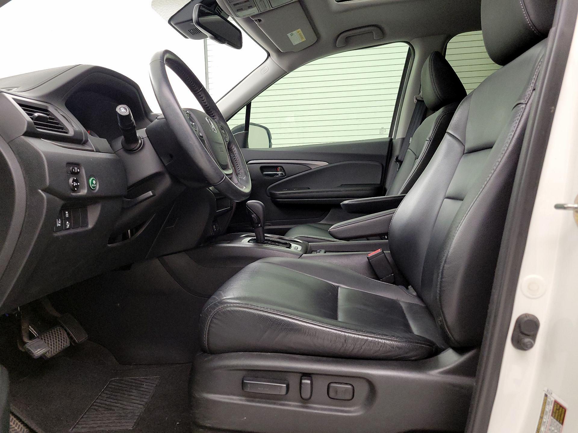 Thumbnail: 2017 Honda Pilot - 11