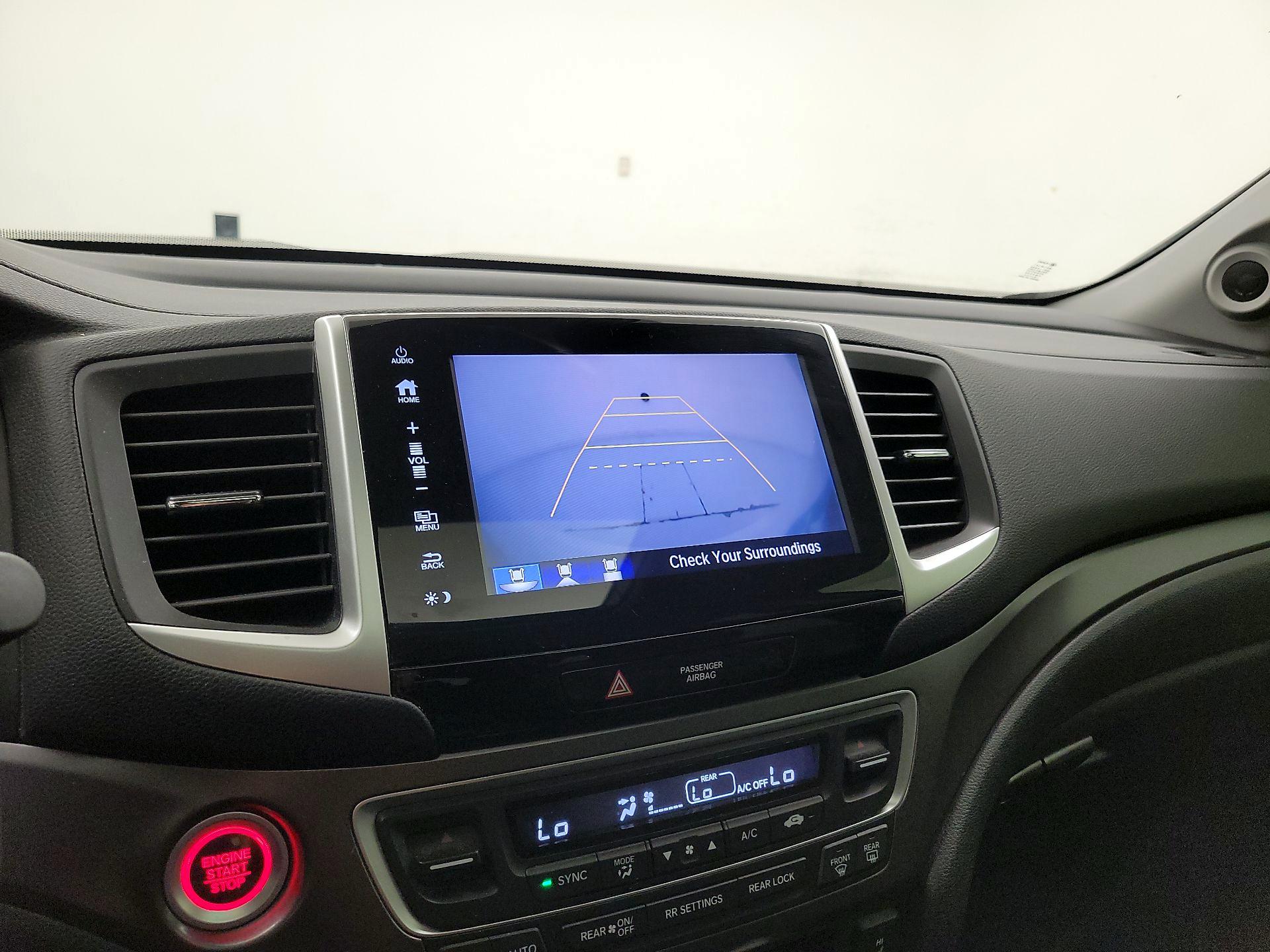 Thumbnail: 2017 Honda Pilot - 14