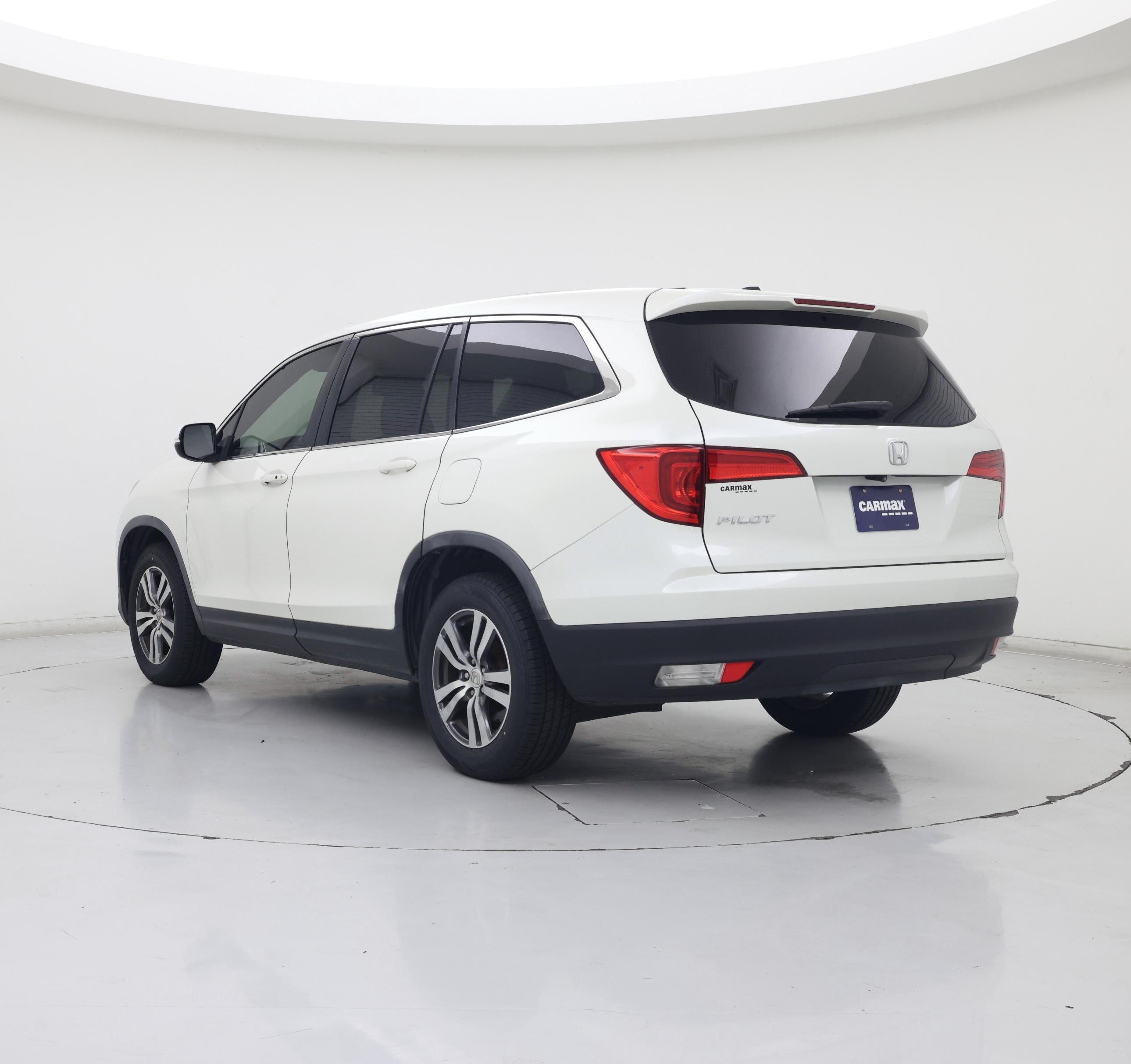 Thumbnail: 2017 Honda Pilot - 2