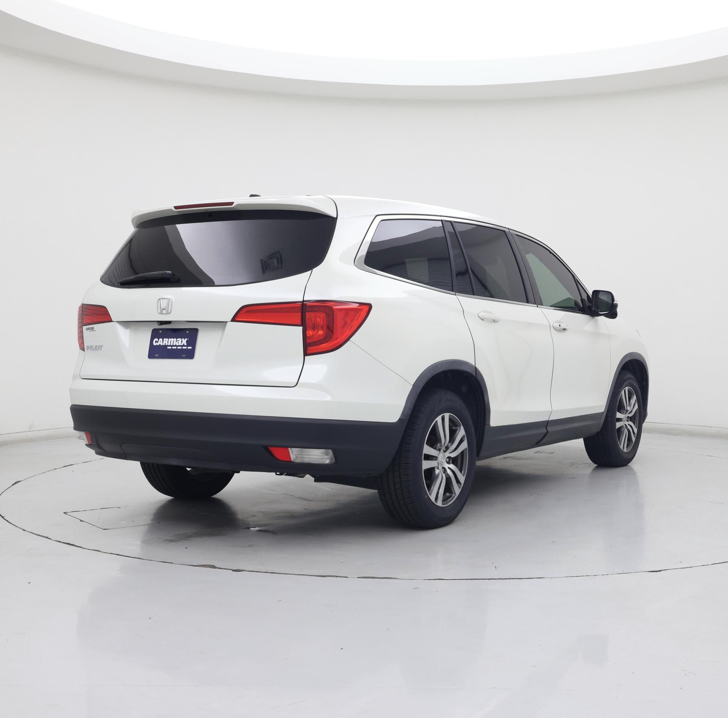 Thumbnail: 2017 Honda Pilot - 8