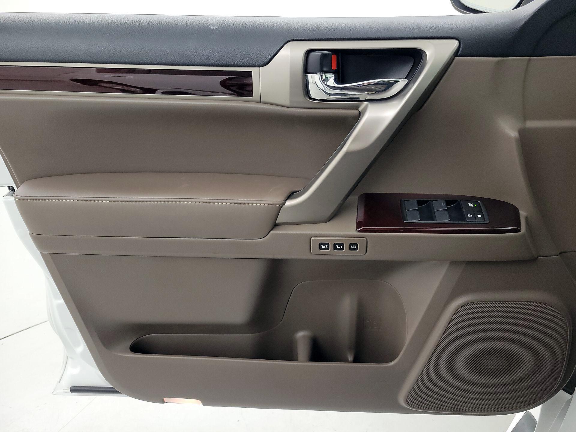 Thumbnail: 2017 Lexus GX - 12