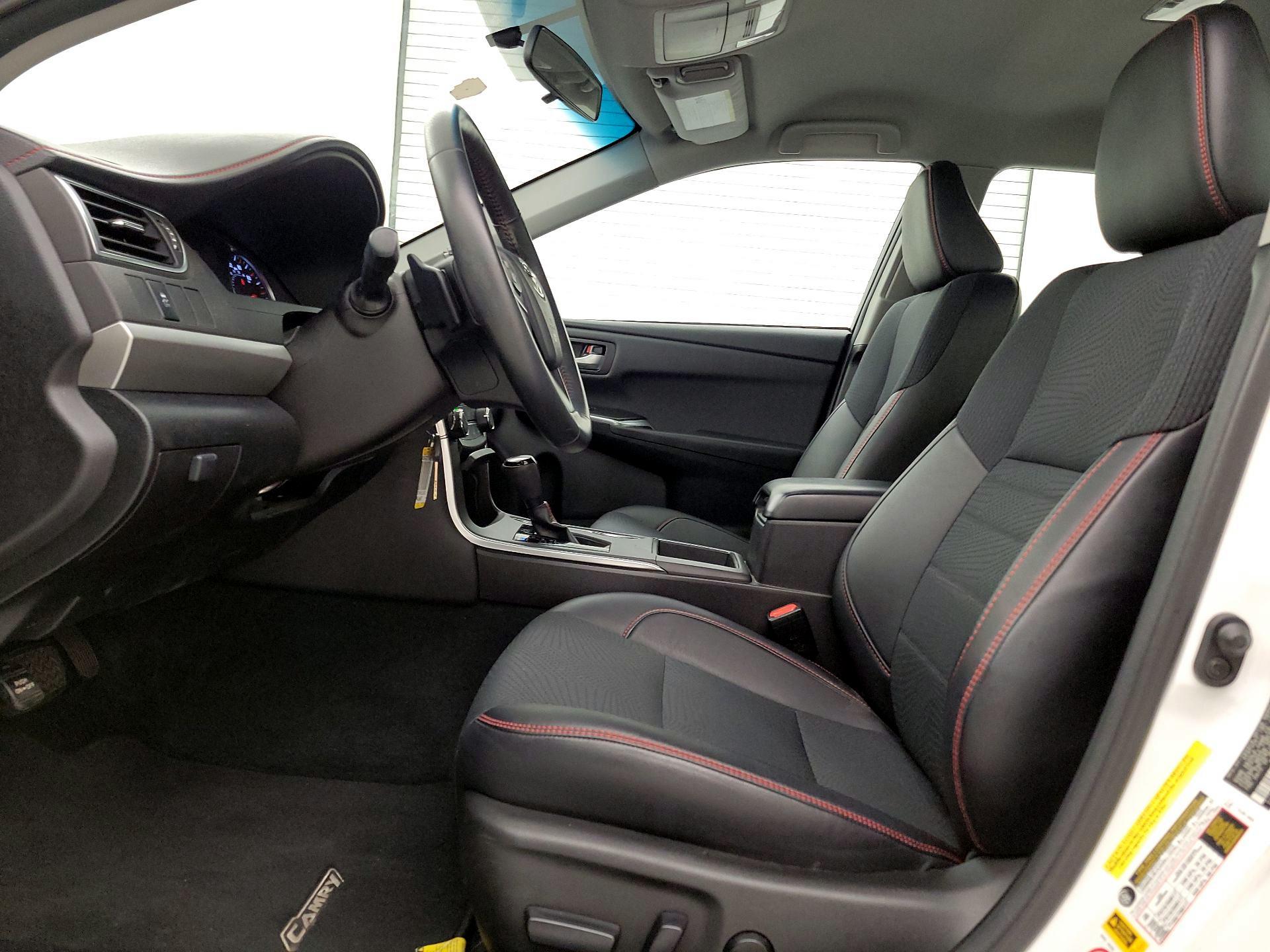 Thumbnail: 2017 Toyota Camry - 11