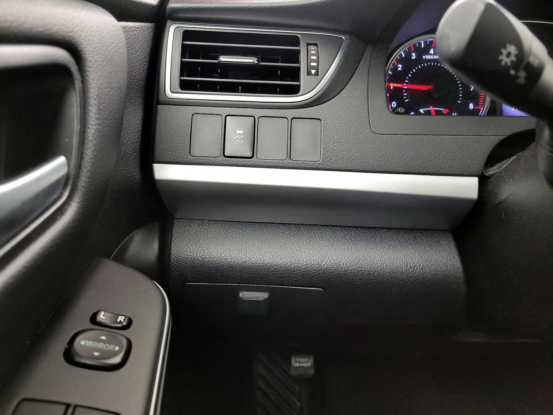 Thumbnail: 2017 Toyota Camry - 13