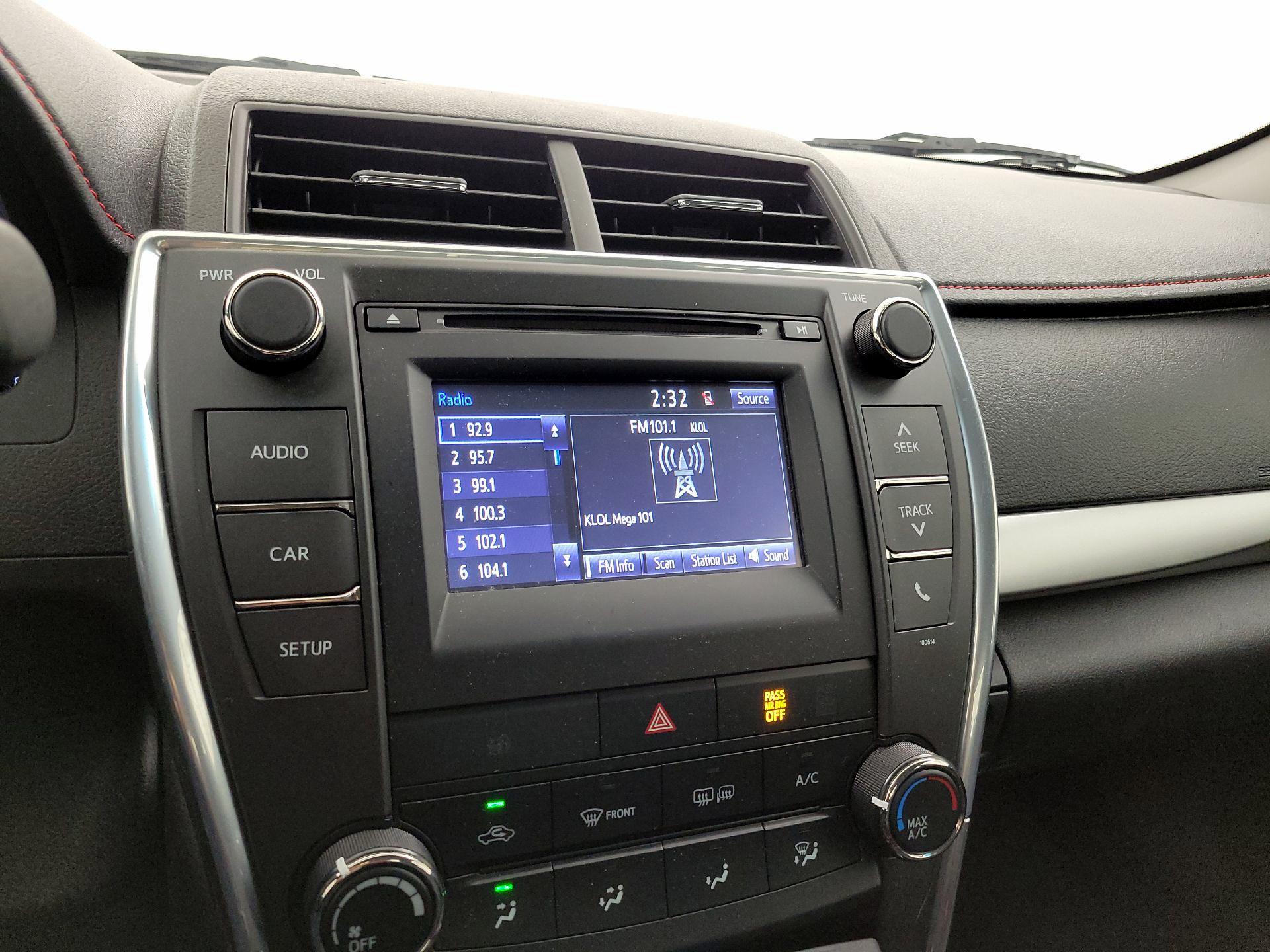 Thumbnail: 2017 Toyota Camry - 15