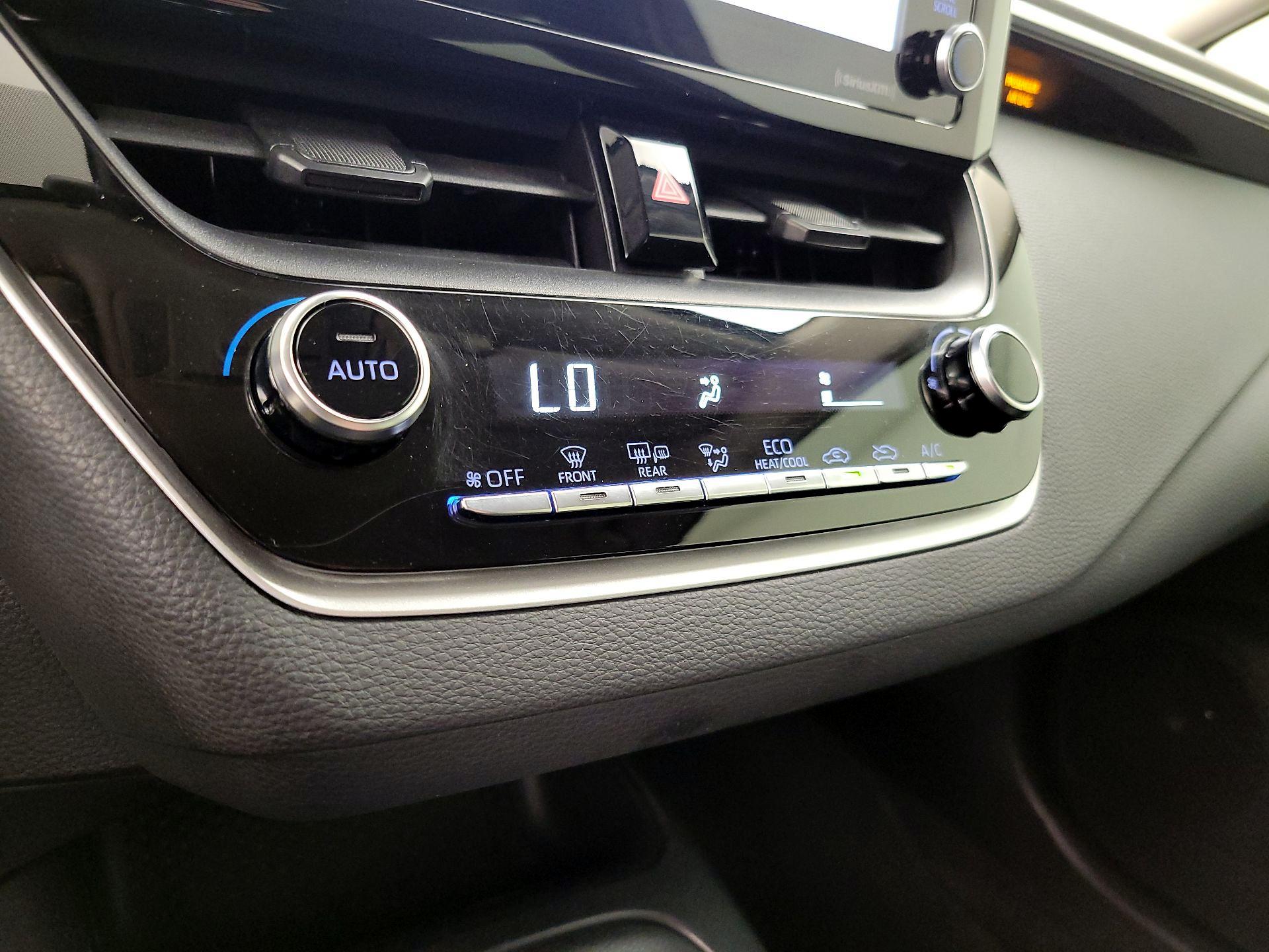 Thumbnail: 2021 Toyota Corolla - 16