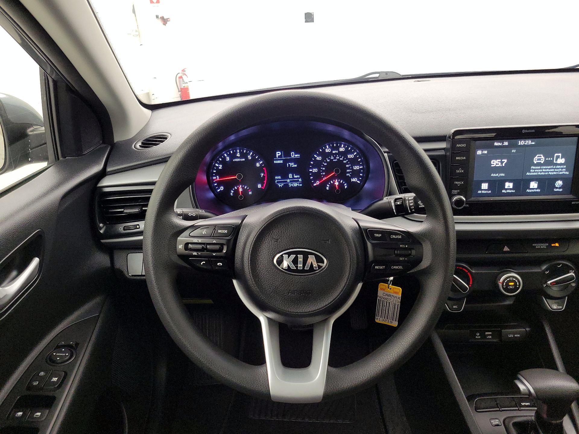 Thumbnail: 2020 Kia Rio - 10