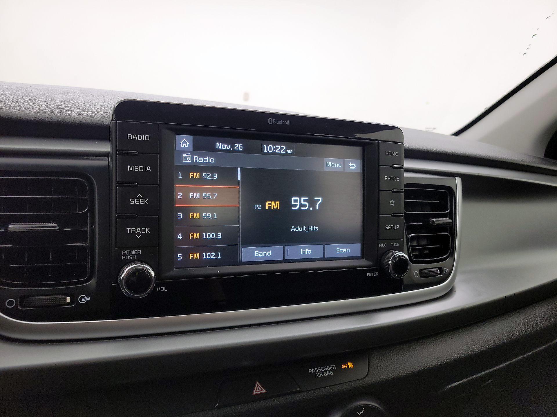 Thumbnail: 2020 Kia Rio - 15